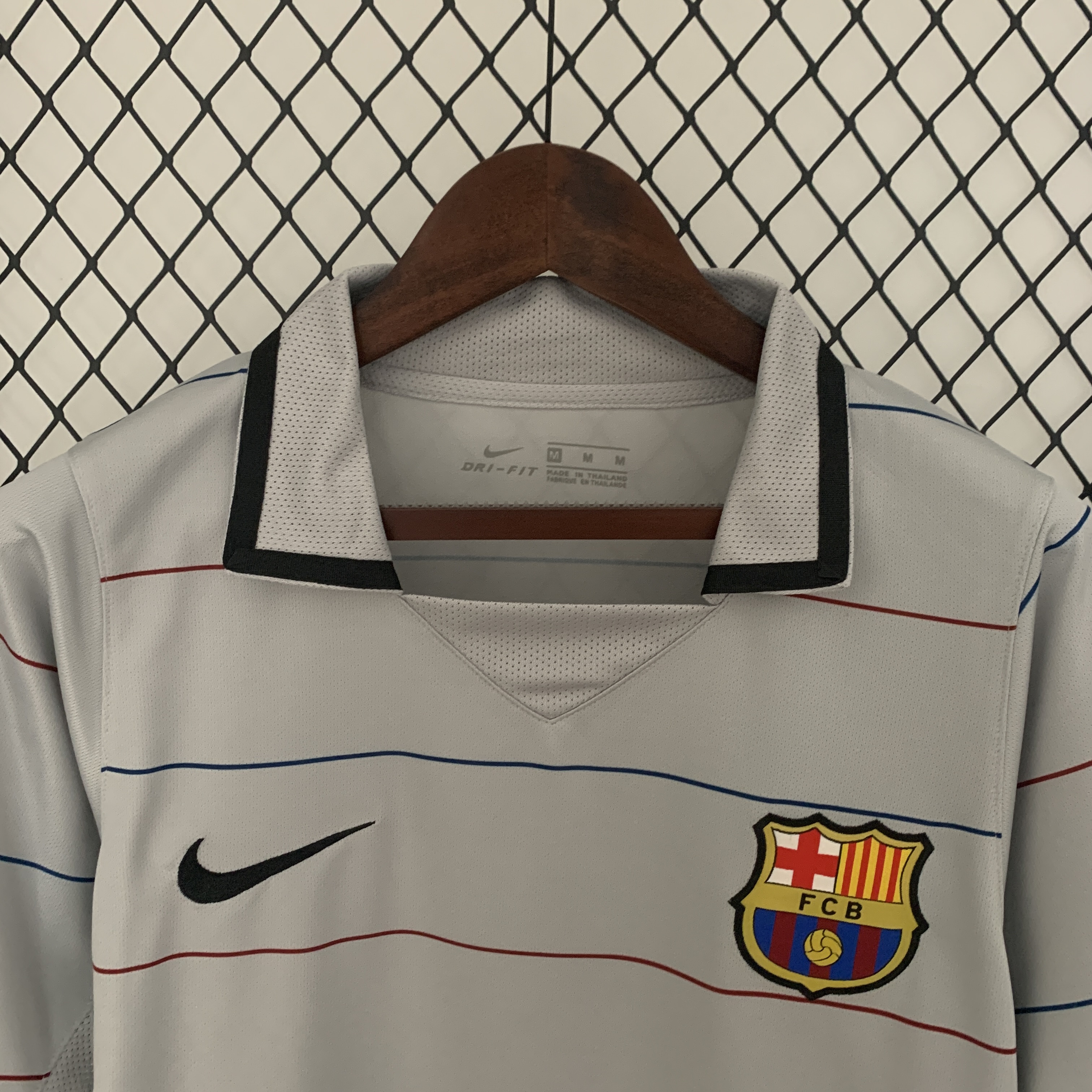 Retro Barcelona 03-04 Away Stadium Jersey - Unitedfutballjersey