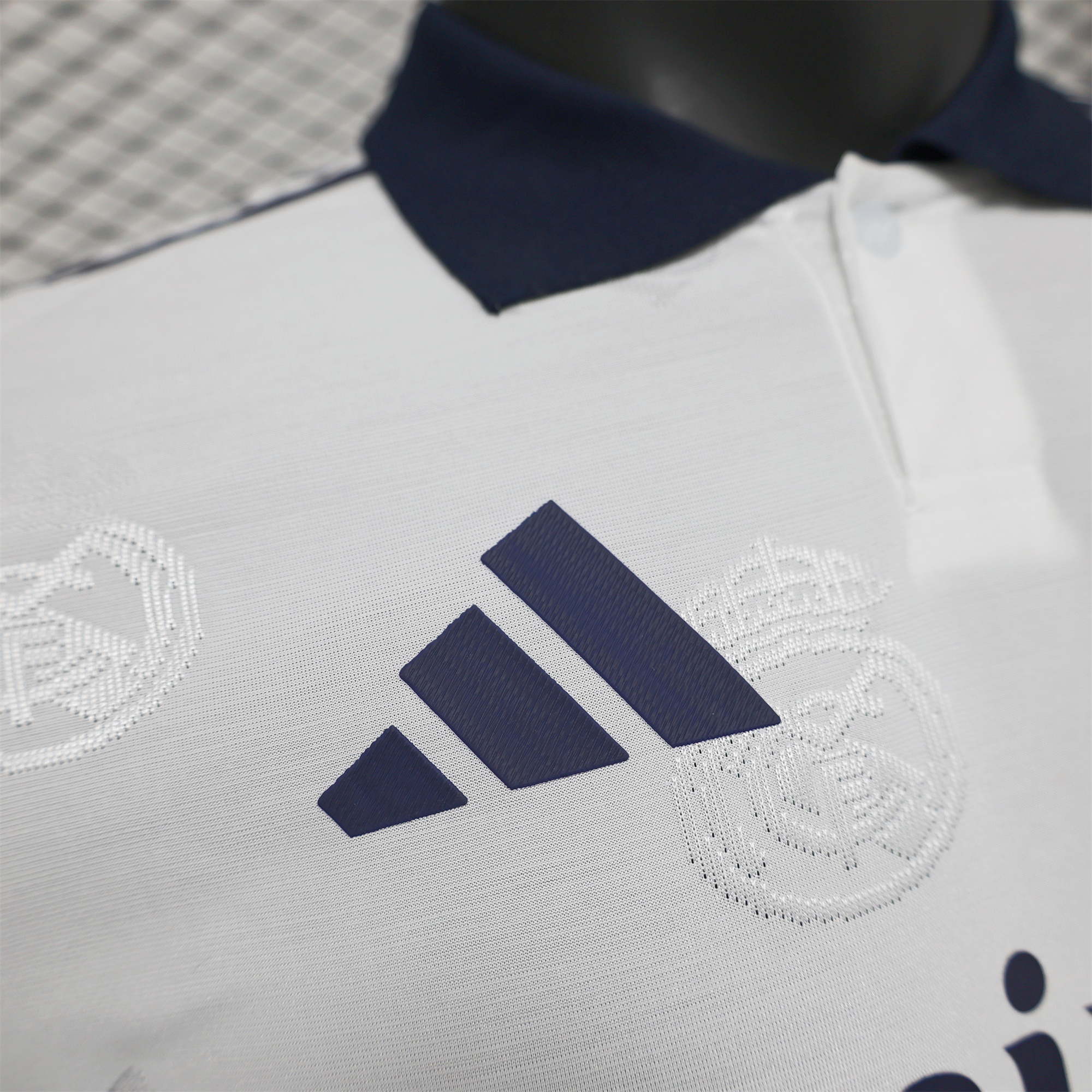 Real Madrid 24-25 White LOGO Special Edition Jersey - Player Version - Unitedfutballjersey