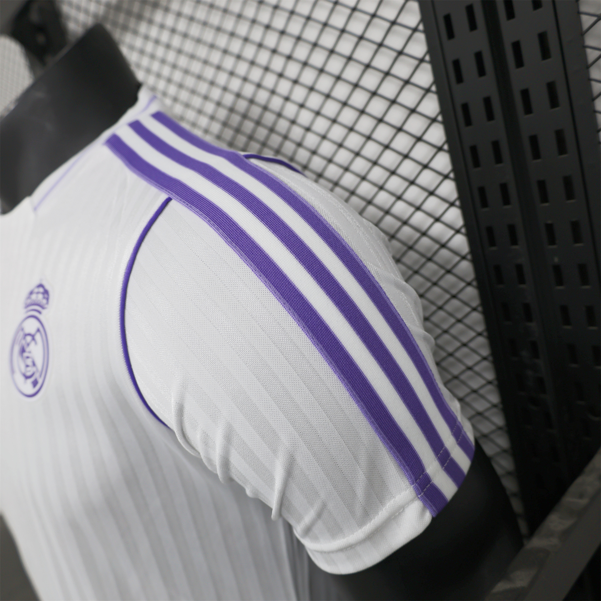 Real Madrid 2025 White Icon Retro Jersey - Player Version - Unitedfutballjersey