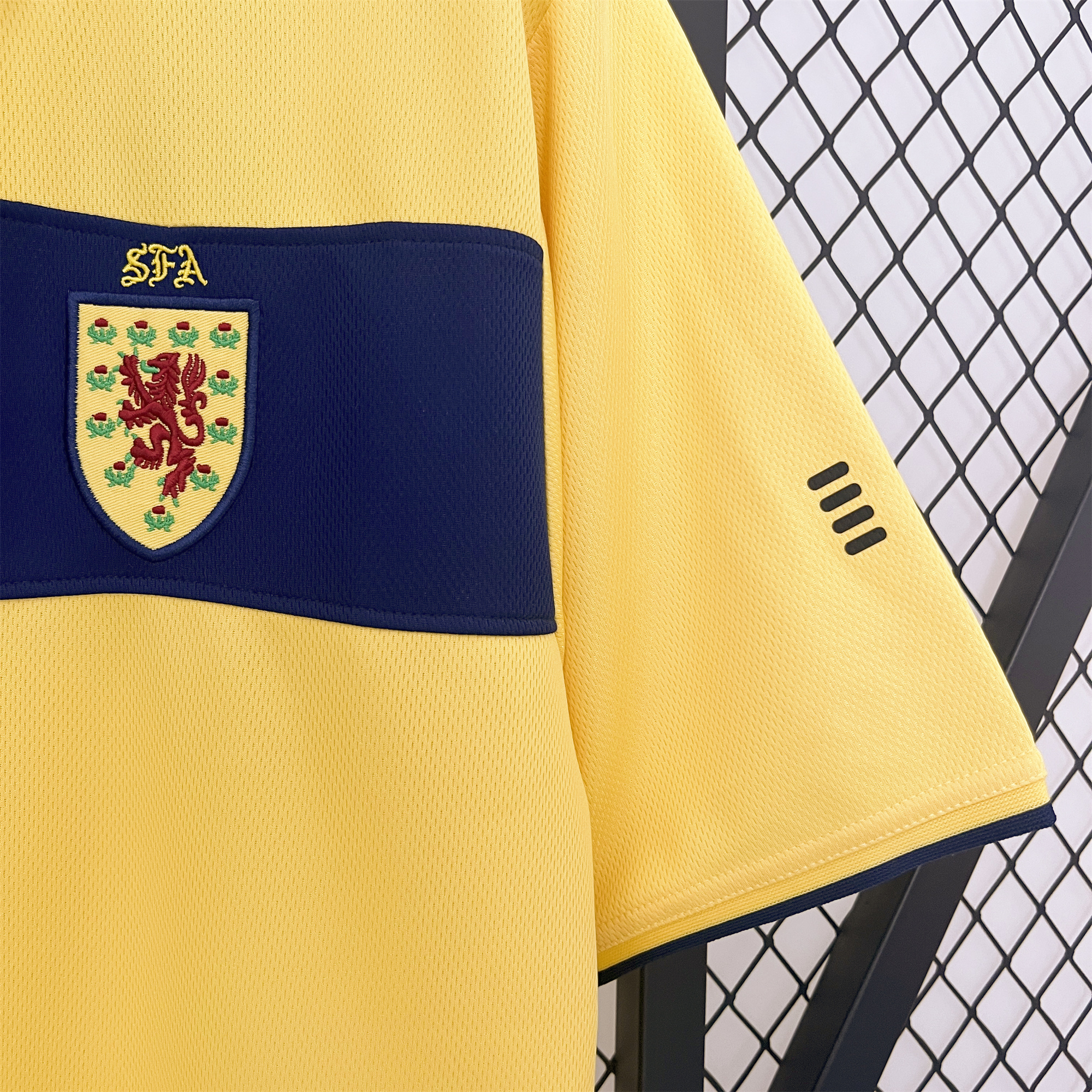 Retro S-c-o.t l.a-n.d 2002 Away Jersey - Unitedfutballjersey