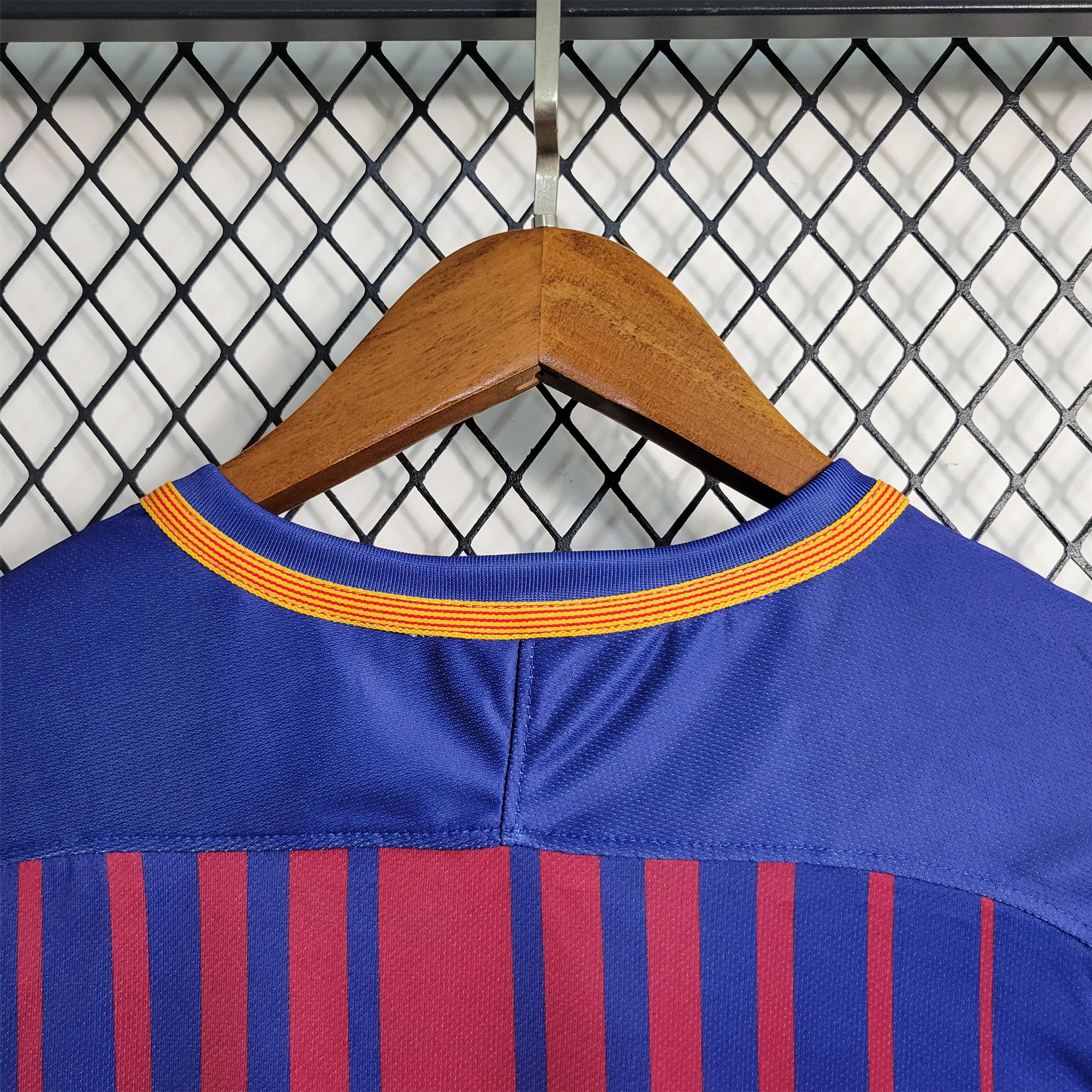 Retro Barcelona 17-18 Home Stadium Jersey - Unitedfutballjersey