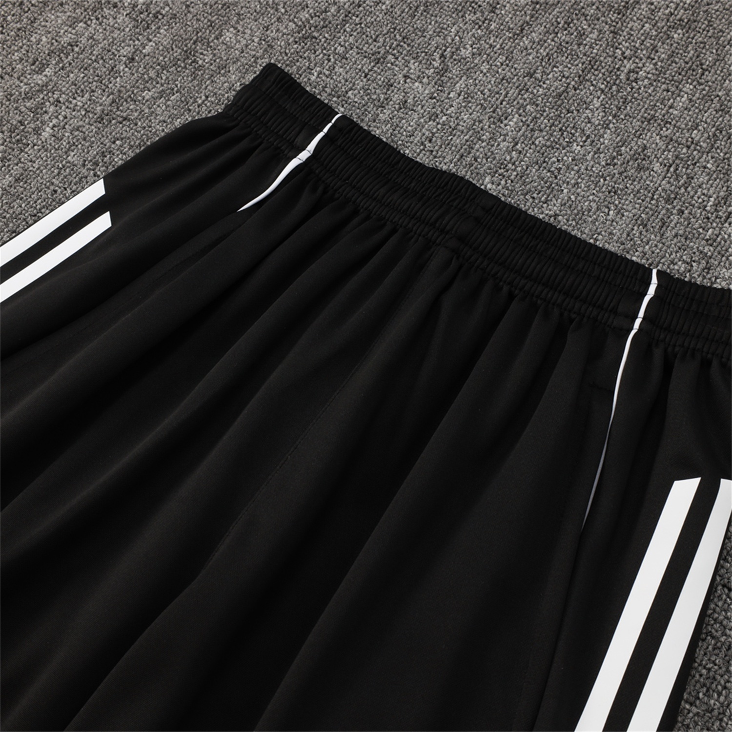 Real Madrid 25-26 Vest Training Set - Black Vest and Black Shorts - Unitedfutballjersey