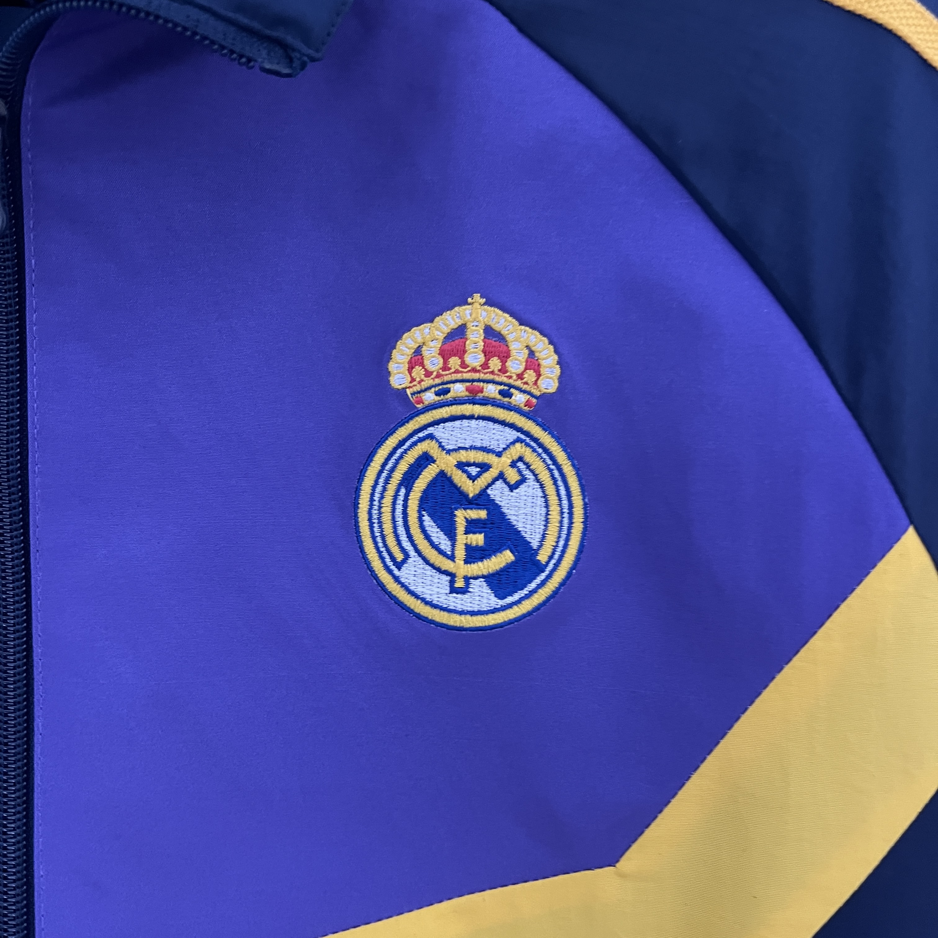 Real Madrid 23-24 Double Sided Windbreaker - Royal Blue - Unitedfutballjersey