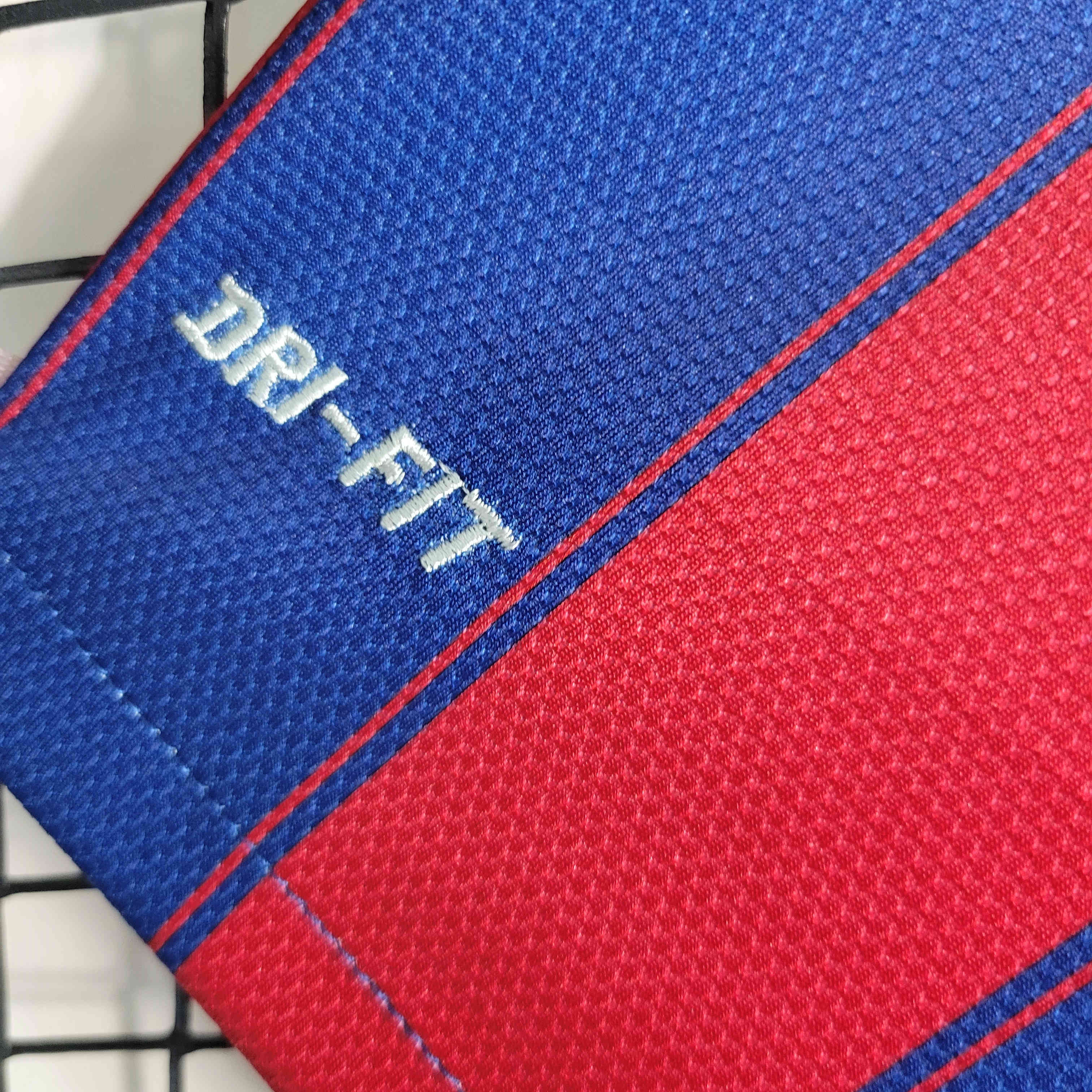 Retro Barcelona 09-10 Home Stadium Jersey - Unitedfutballjersey