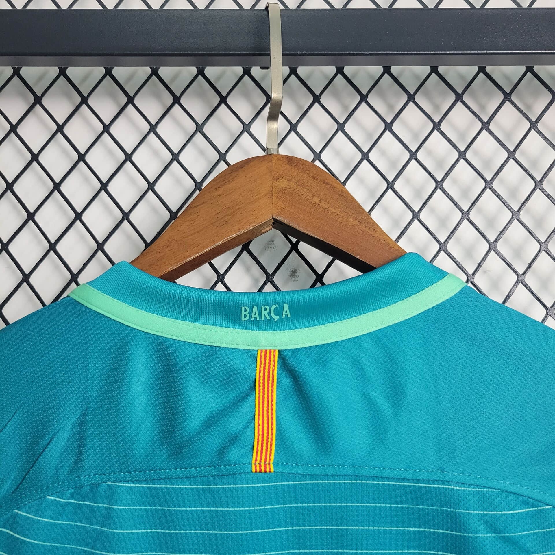 B.A.R.S.A Retro 16-17 Third Jersey - Unitedfutballjersey