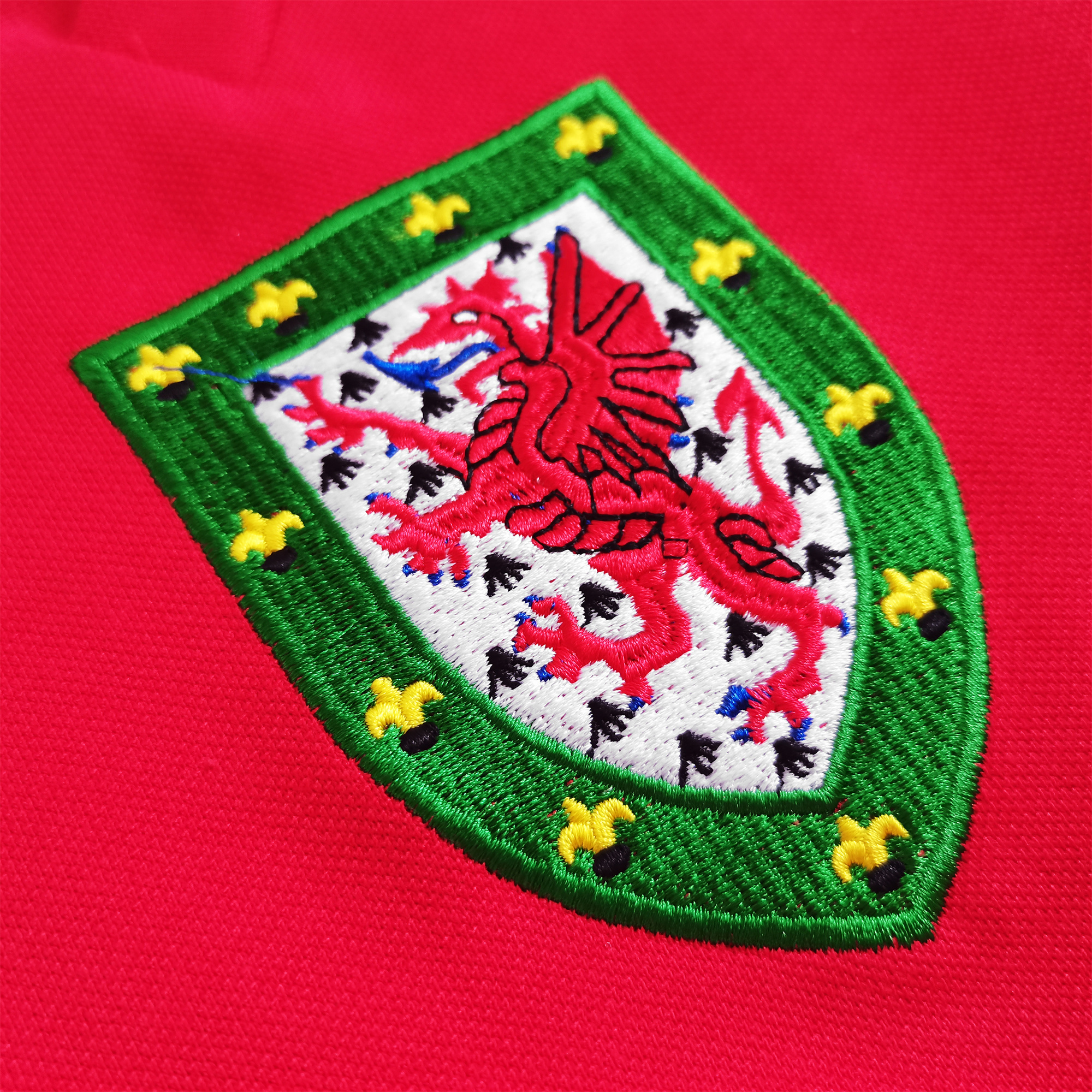 Retro Wales 1976 Home Stadium Jersey - Unitedfutballjersey