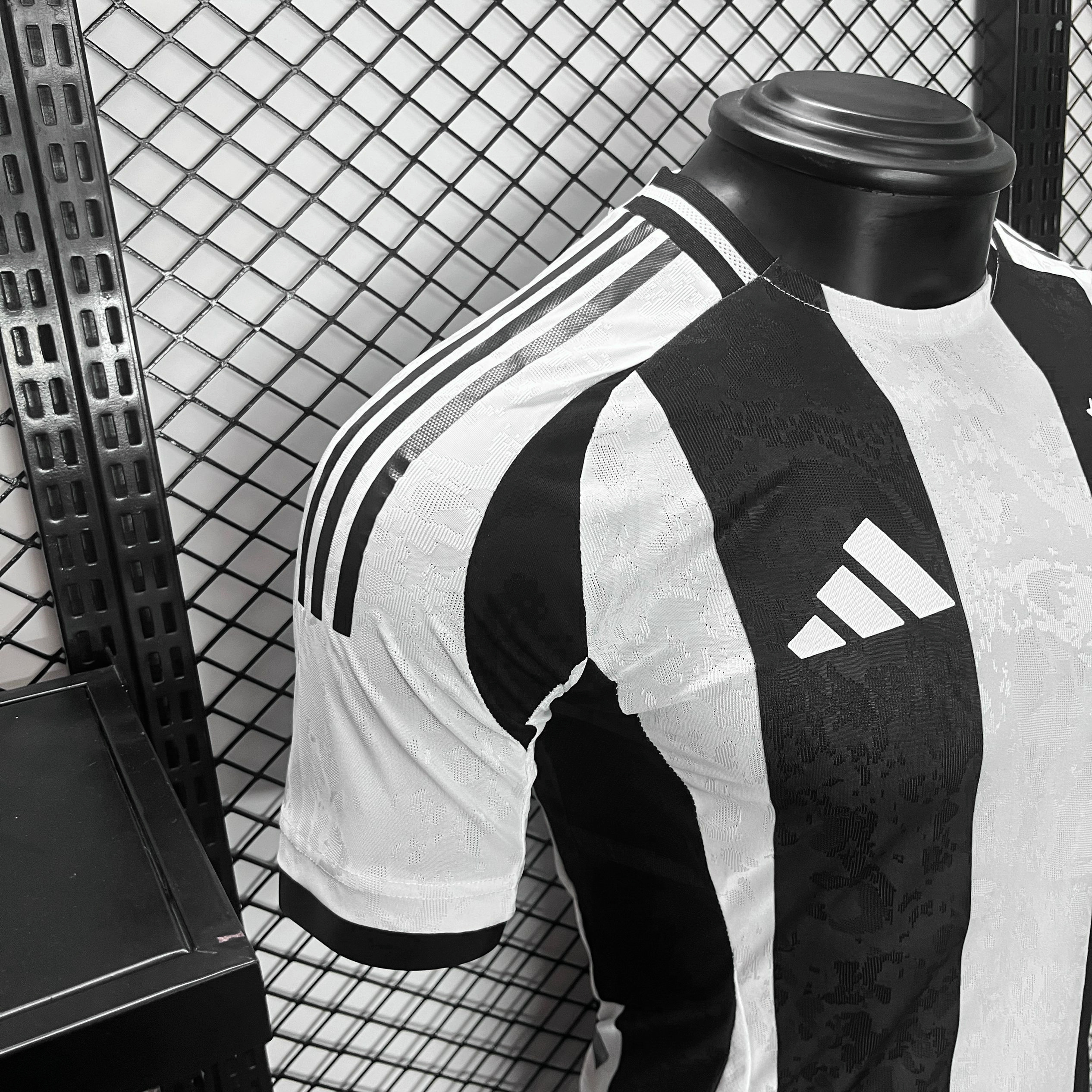 Juventus 24-25 Home Stadium Jersey - Player Version - Unitedfutballjersey