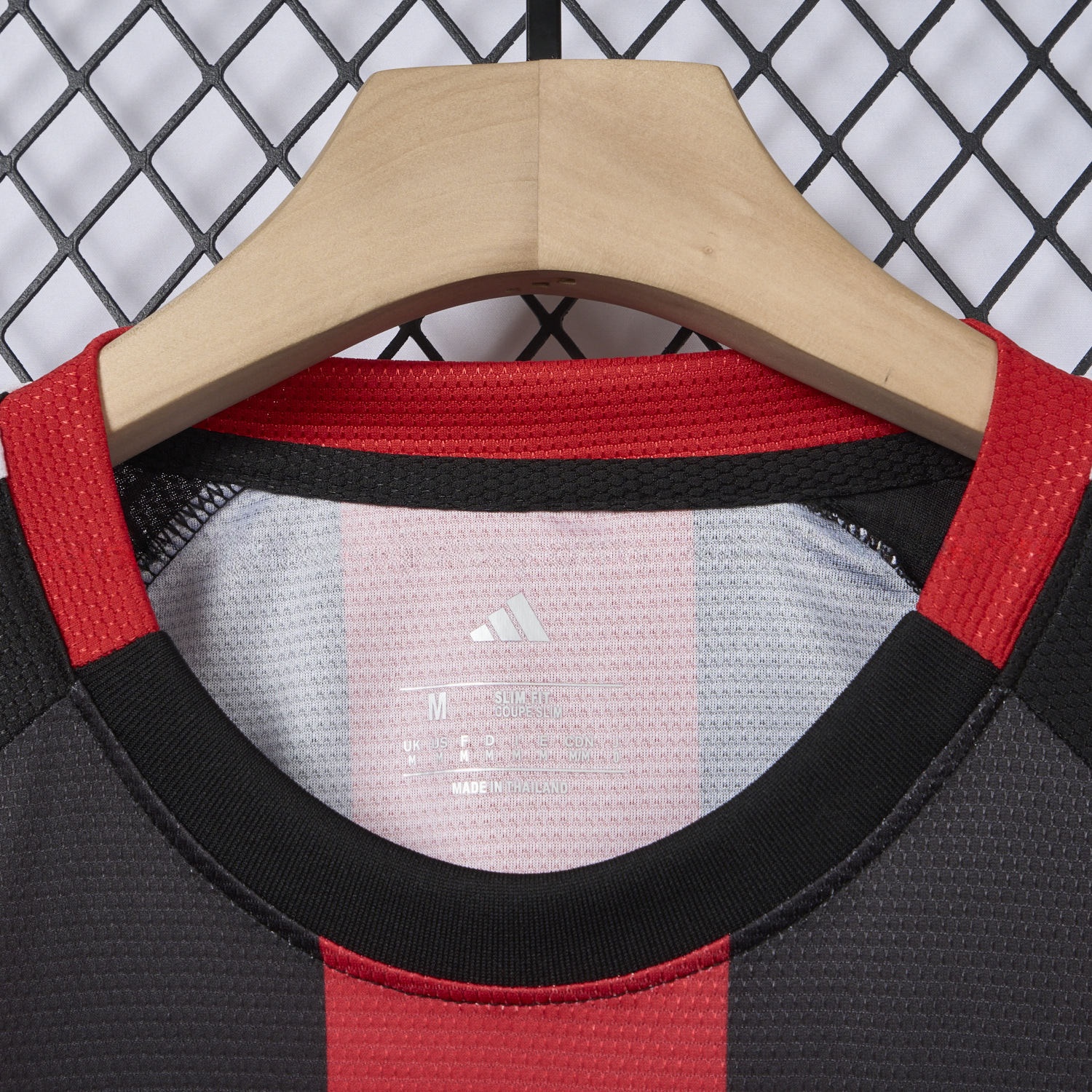 Frankfurt 25-26 Home Jersey - Fans Version - Unitedfutballjersey