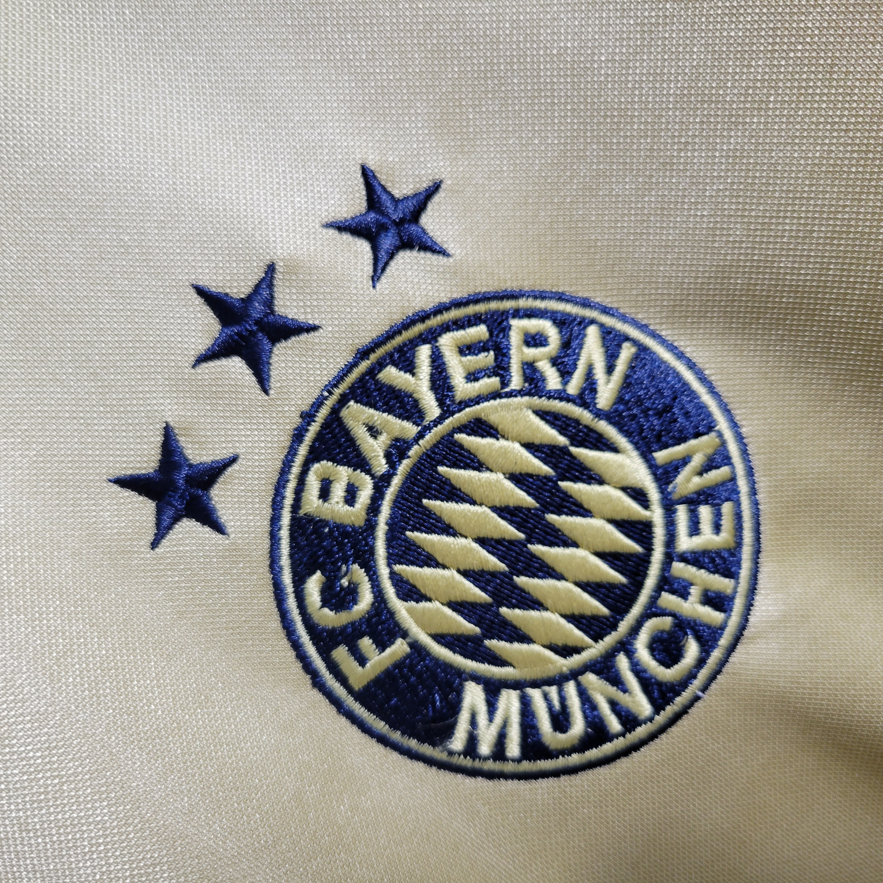 Bayern Munich Retro 04-05 Away Shirt - Unitedfutballjersey