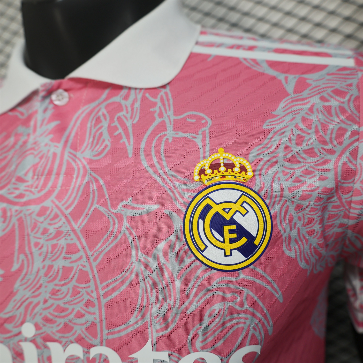 Real Madrid 25-26 Pink and White Gradient Chinese and Western Style Dragon Jersey - Player Version - Unitedfutballjersey