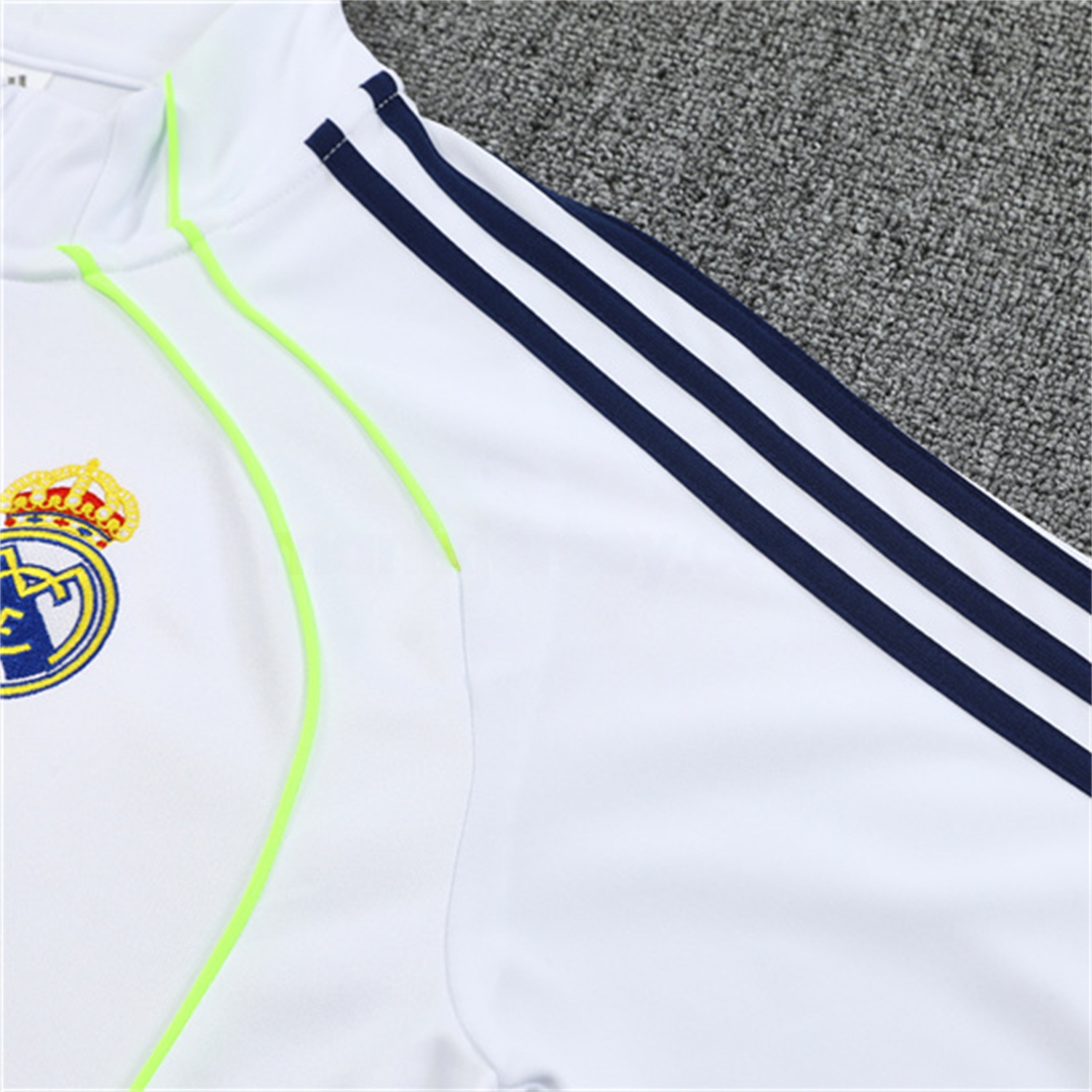 Real Madrid 25-26 Kids Long Sleeves Training Set - Green Line White Top and Blue Pants - Unitedfutballjersey