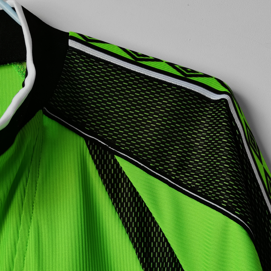 Retro Manchester United 98-99 Green Goalkeeper Long Sleeve Jersey - Unitedfutballjersey