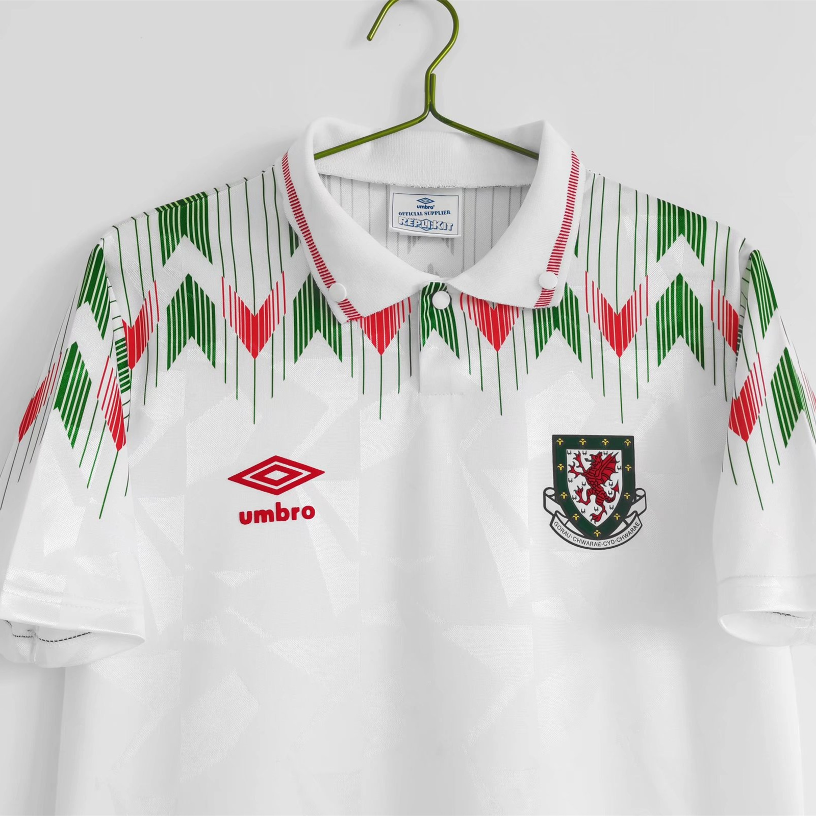 Retro Wales 1990-92 Away Stadium Jersey - Unitedfutballjersey