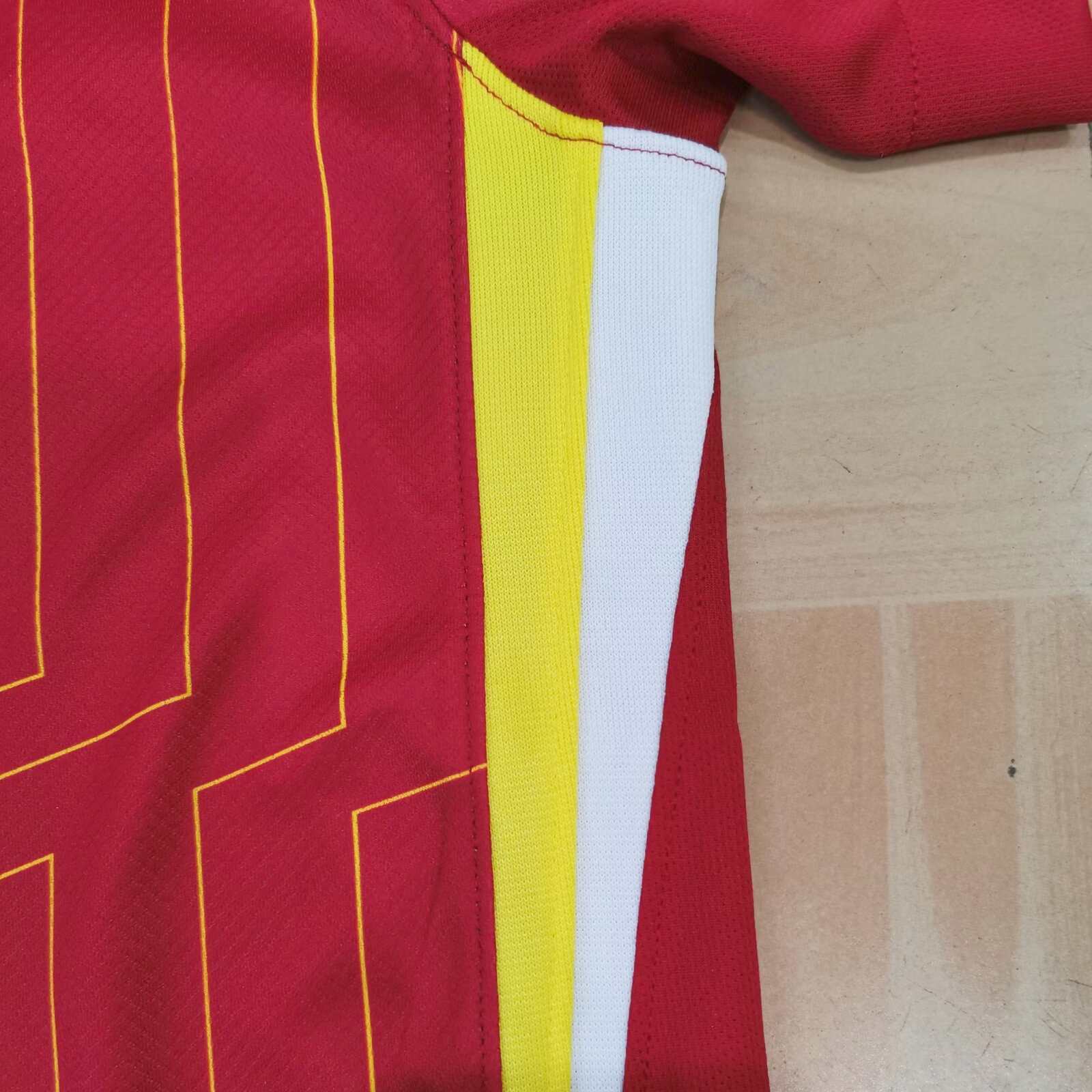 Liver.pool 24-25 Home Stadium Jersey - Fans Version - Unitedfutballjersey