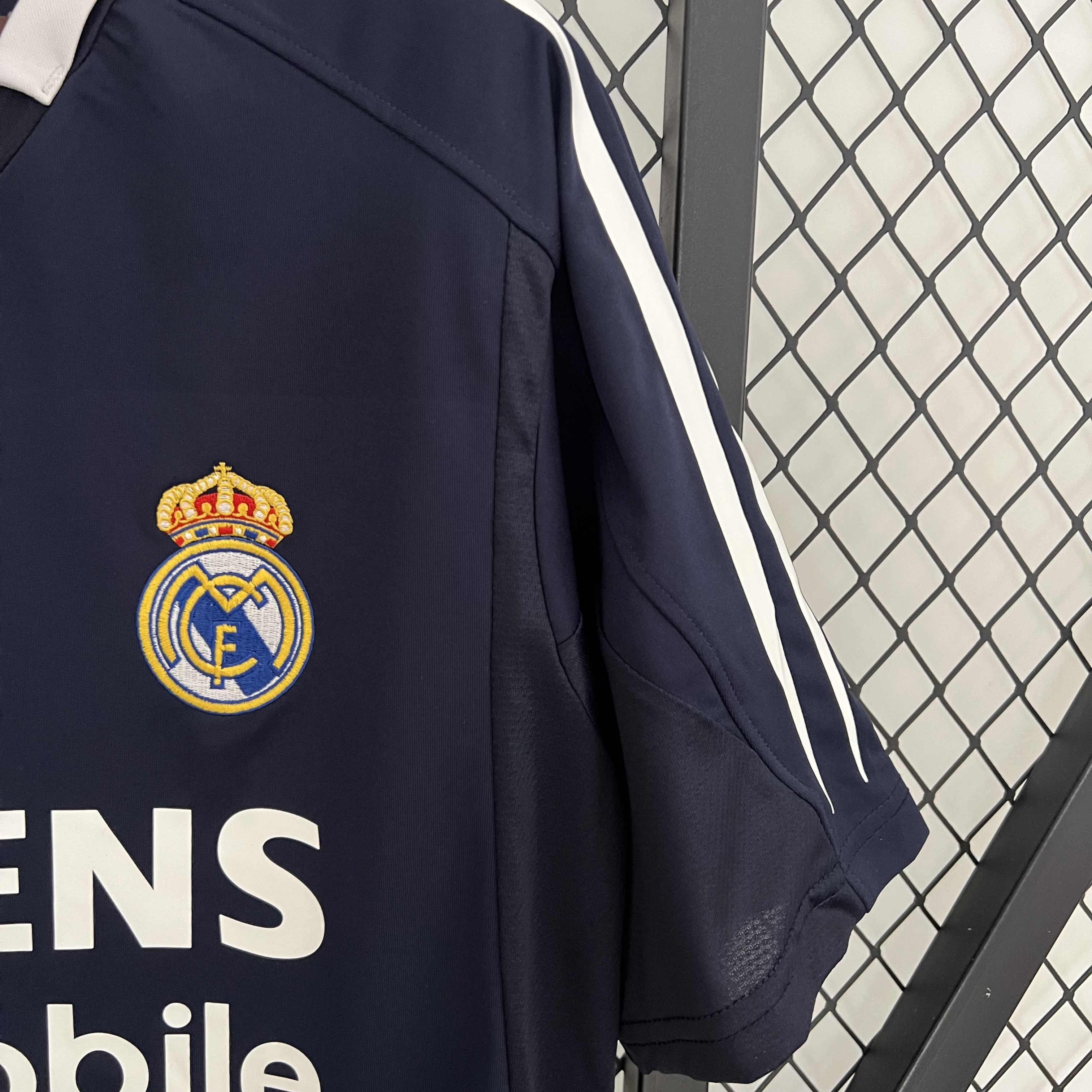 Retro Real Madrid 04-05 Away Stadium Jersey - Unitedfutballjersey