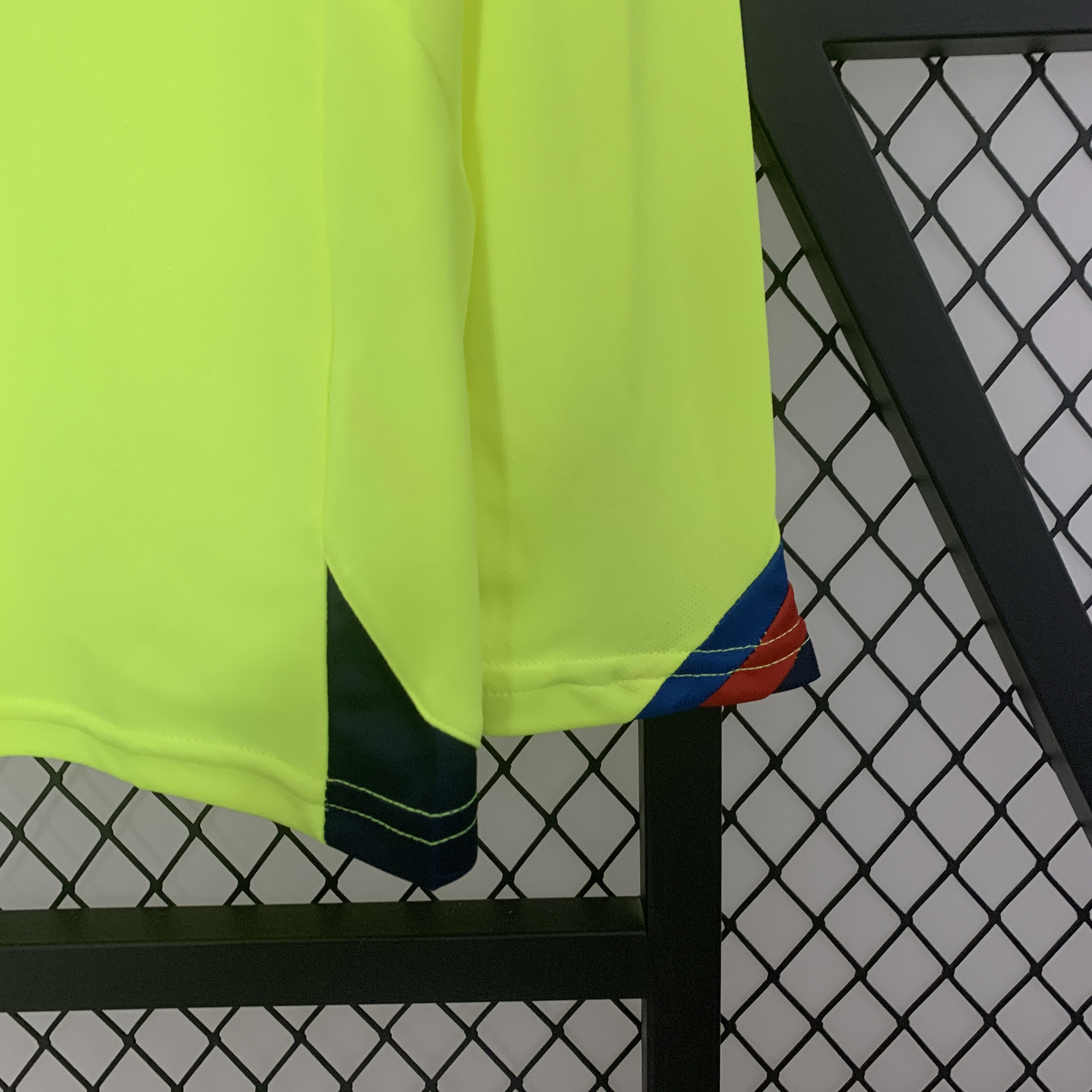 Retro Barcelona 05-06 Away Stadium Long Sleeve Jersey - Unitedfutballjersey