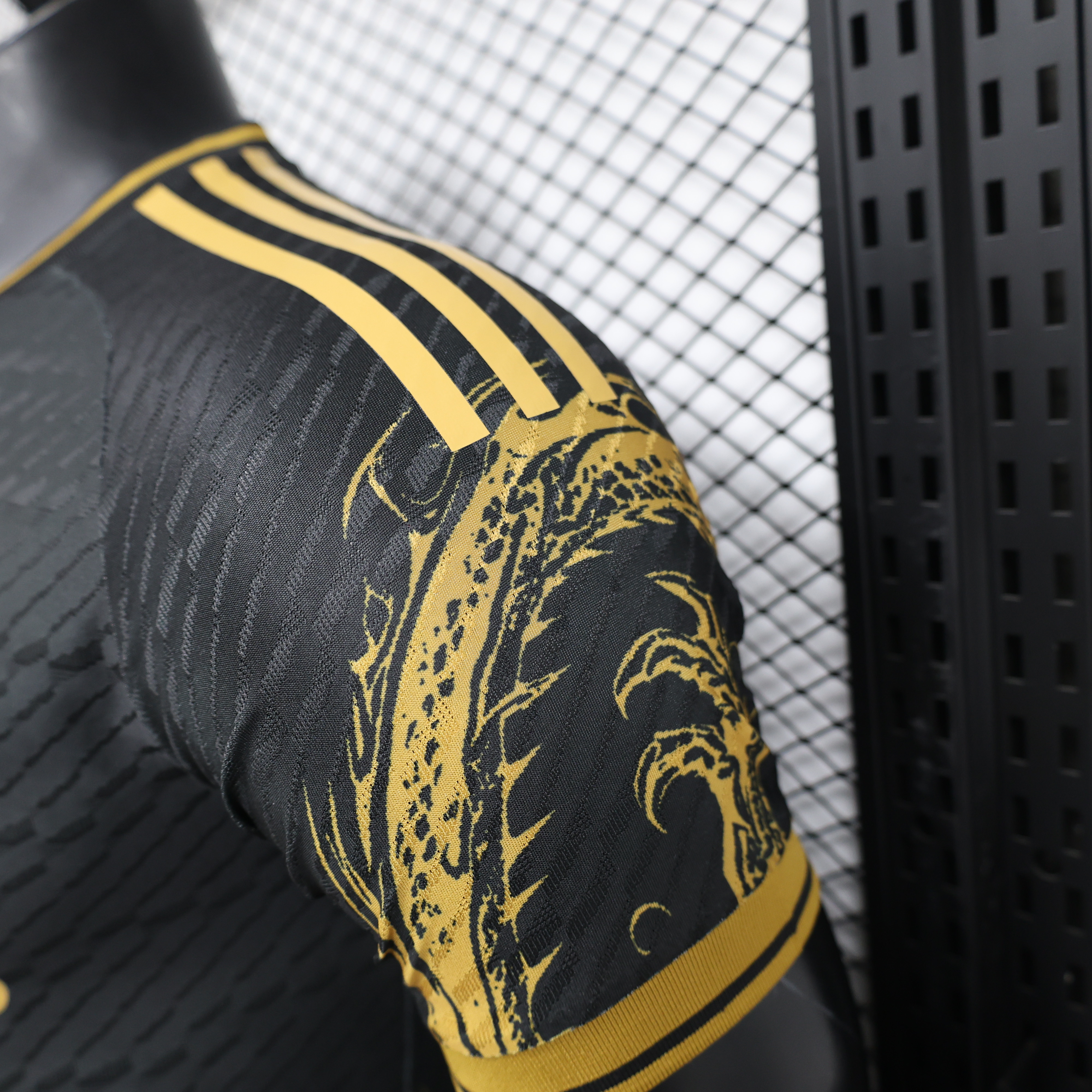 Real Madrid 24-25 Gold Dragon Special Edition White Jersey - Player Version - Unitedfutballjersey