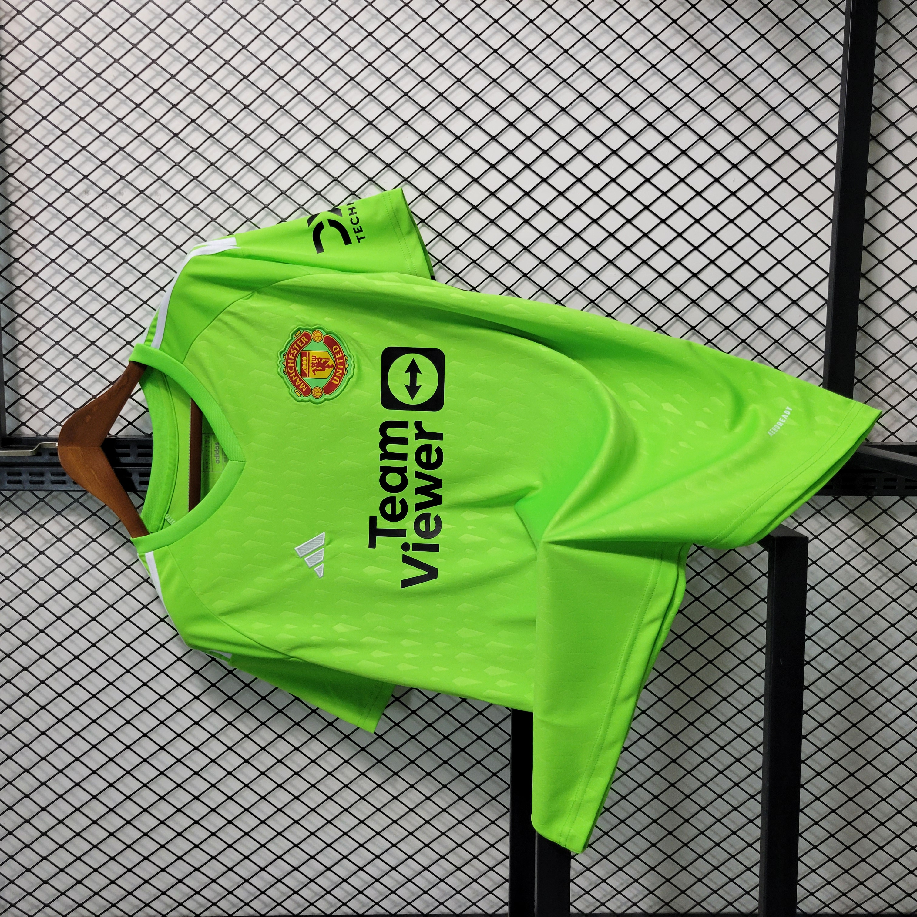 Manchester United 23-24 Green Goalkeeper Jersey - Fans Version - Unitedfutballjersey