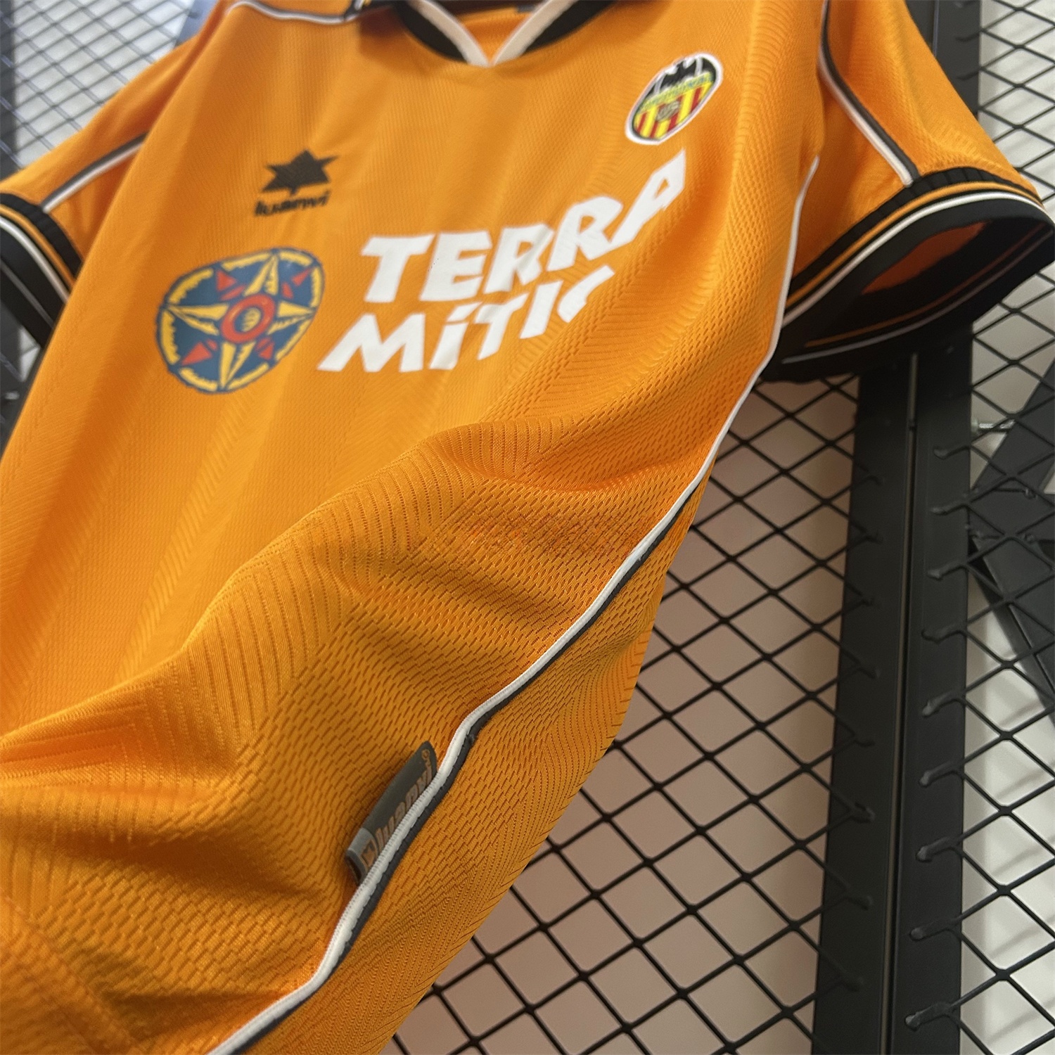 Retro Valencia 1999-00 Away Jersey - Unitedfutballjersey