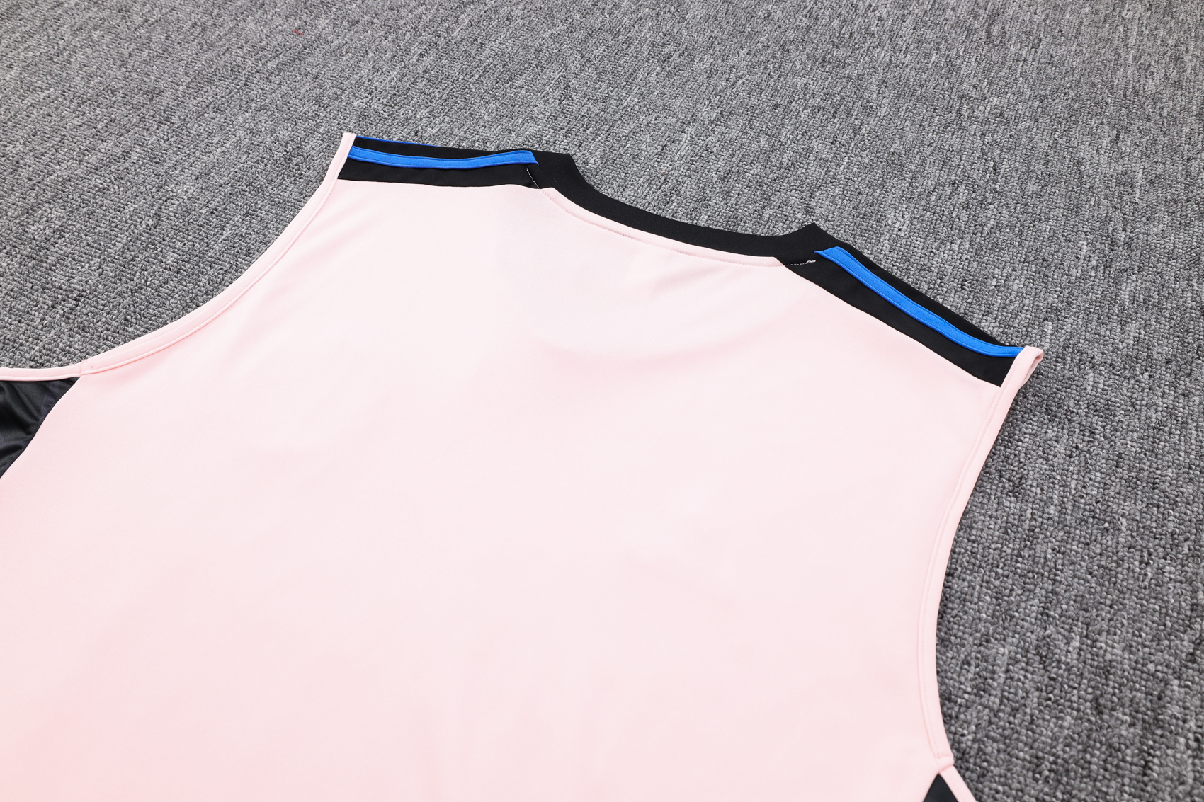 23-24 Manchester United Pink Player Vest Training Set - Unitedfutballjersey