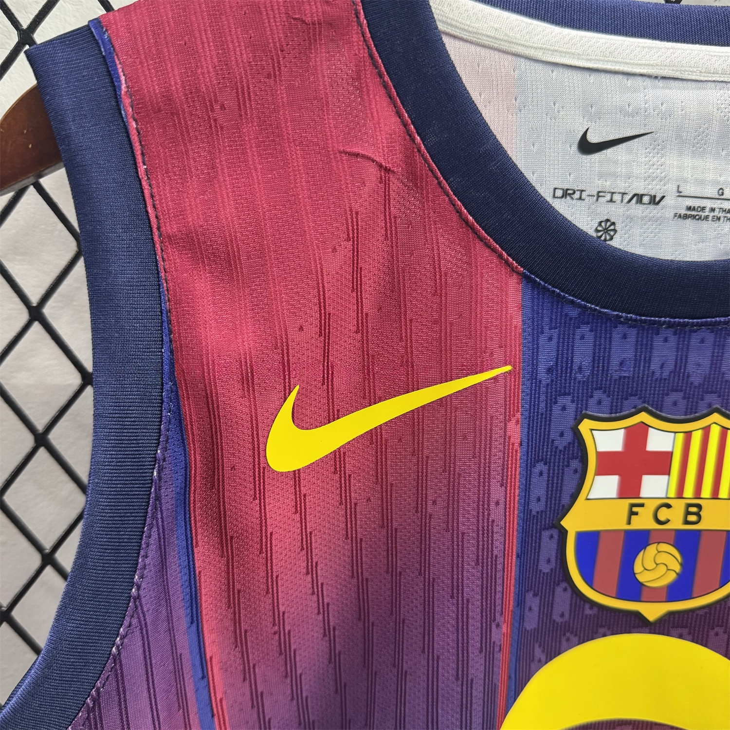 Women's Barcelona 25-26 Home Center Logo Yoga Vest - Unitedfutballjersey