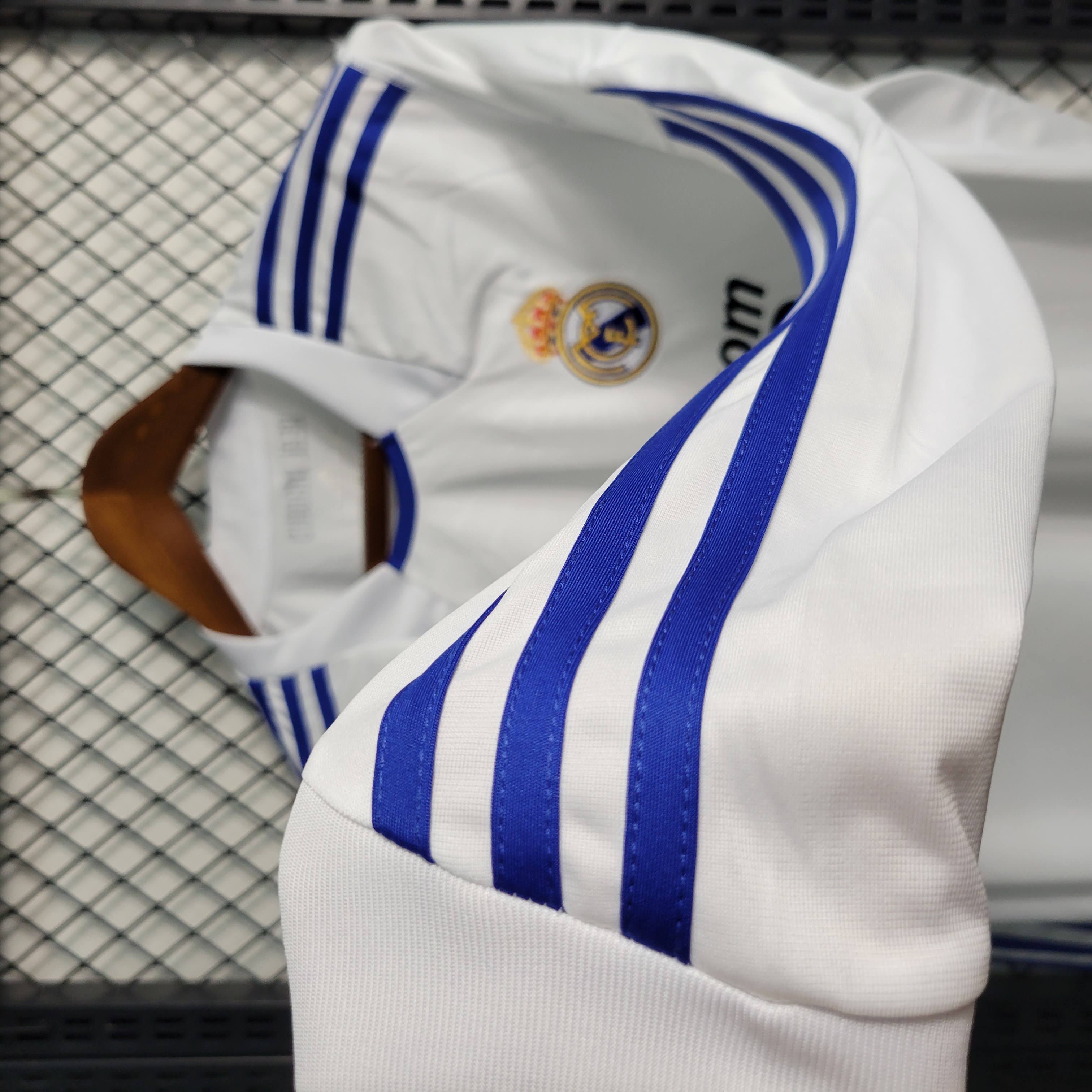 Retro Real Madrid 10-11 Home Stadium Long Sleeve Jersey - Unitedfutballjersey