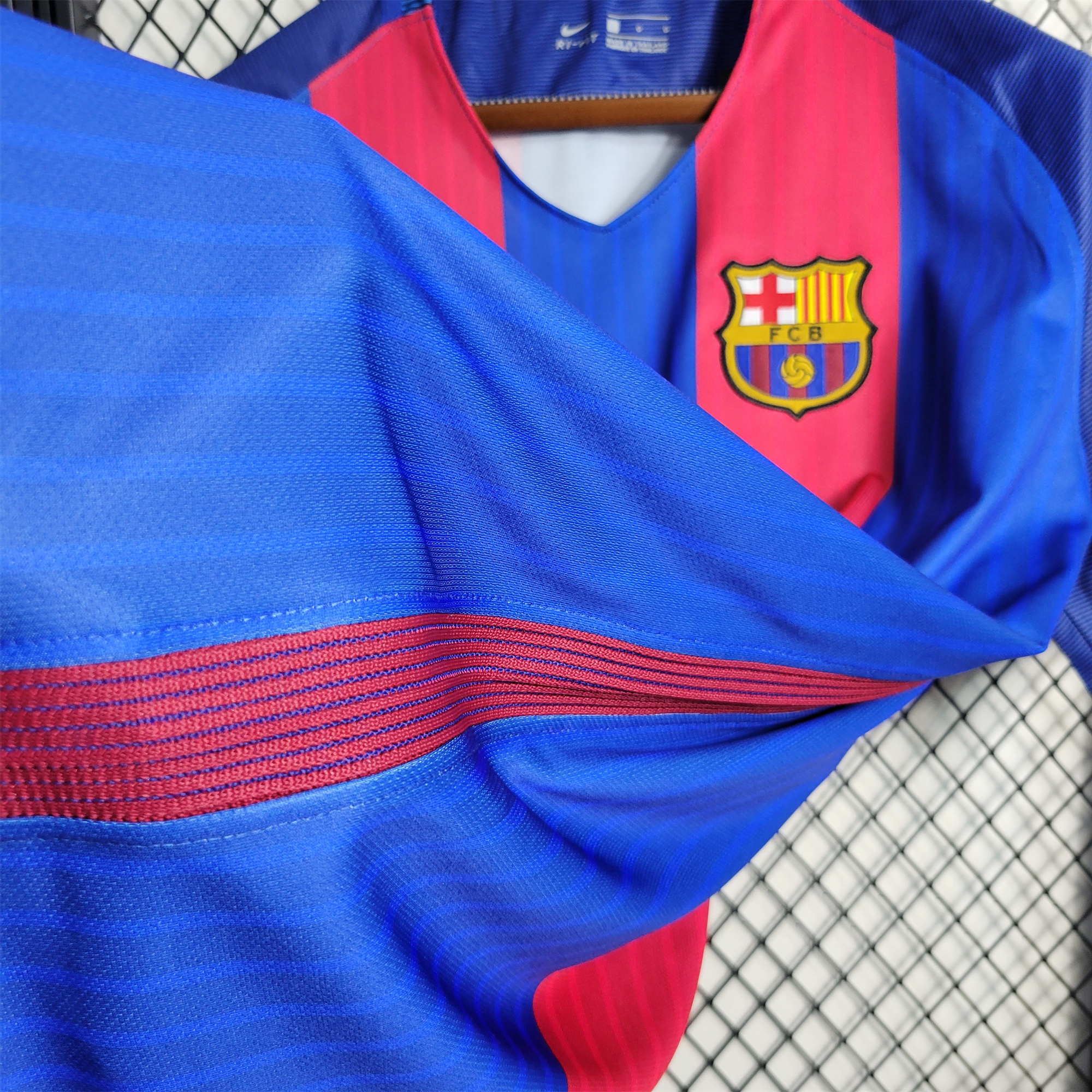 Retro Barcelona 16-17 Home Stadium Jersey - Unitedfutballjersey