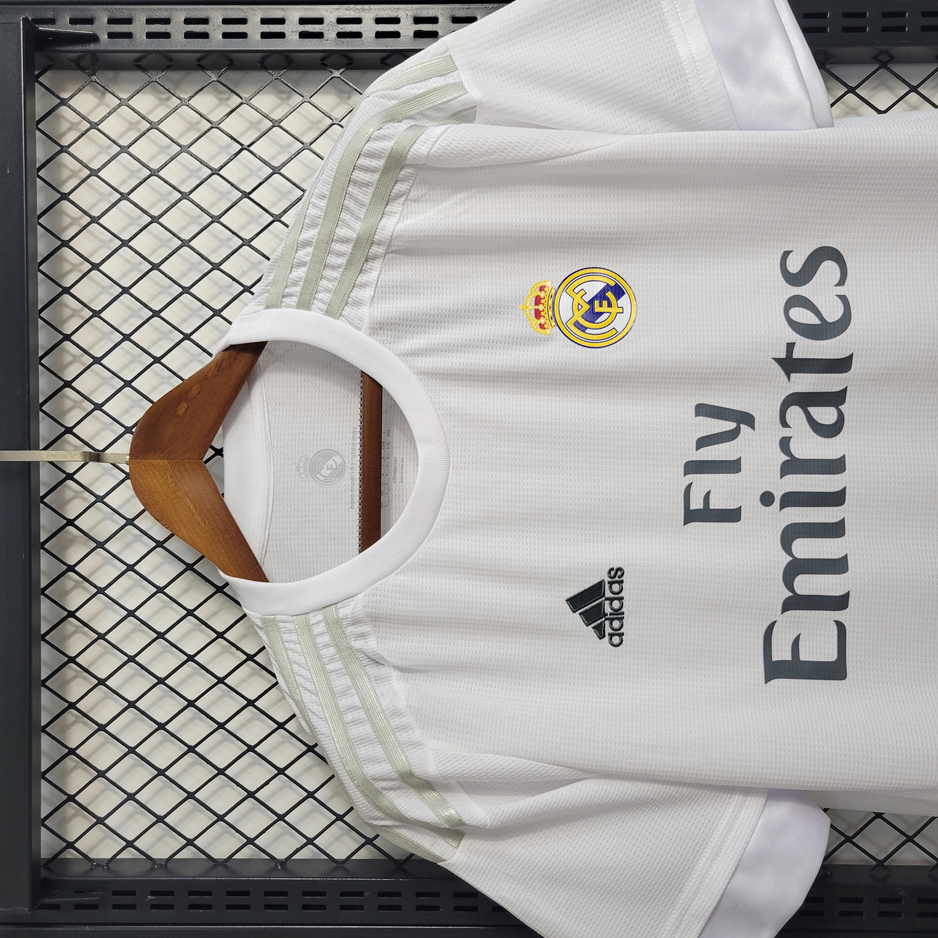 Retro Real Madrid 15-16 Home Stadium Jersey - Unitedfutballjersey