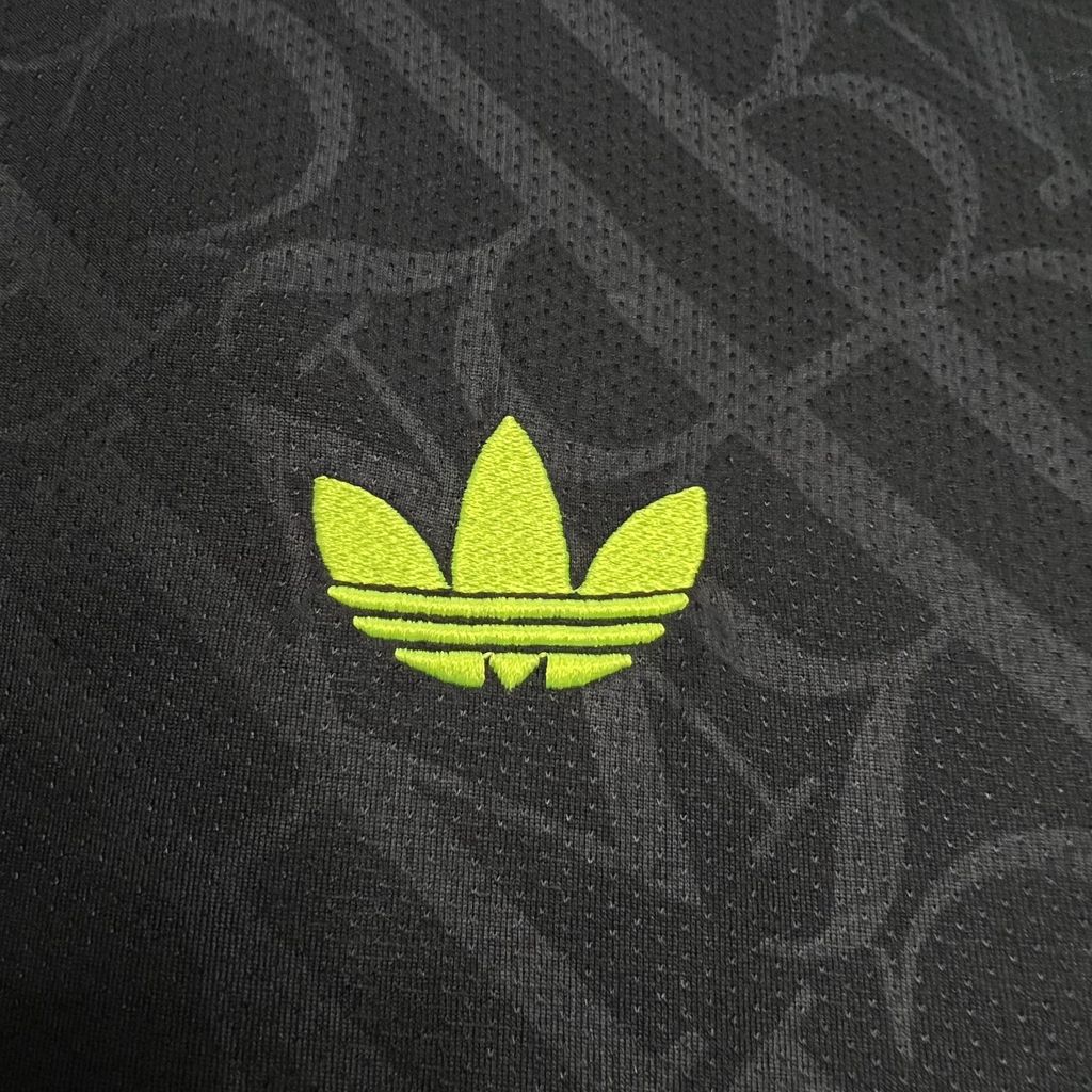 Real Madrid 24-25 Black and Fluorescent Green Jersey - Fans Version - Unitedfutballjersey