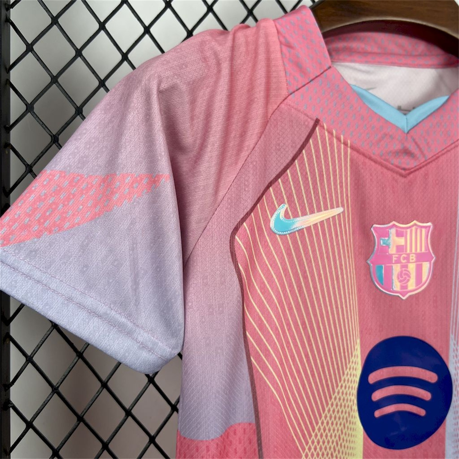 Barcelona 25-26 T90 White Lines Pink Gradient Special Kids Kit - Unitedfutballjersey