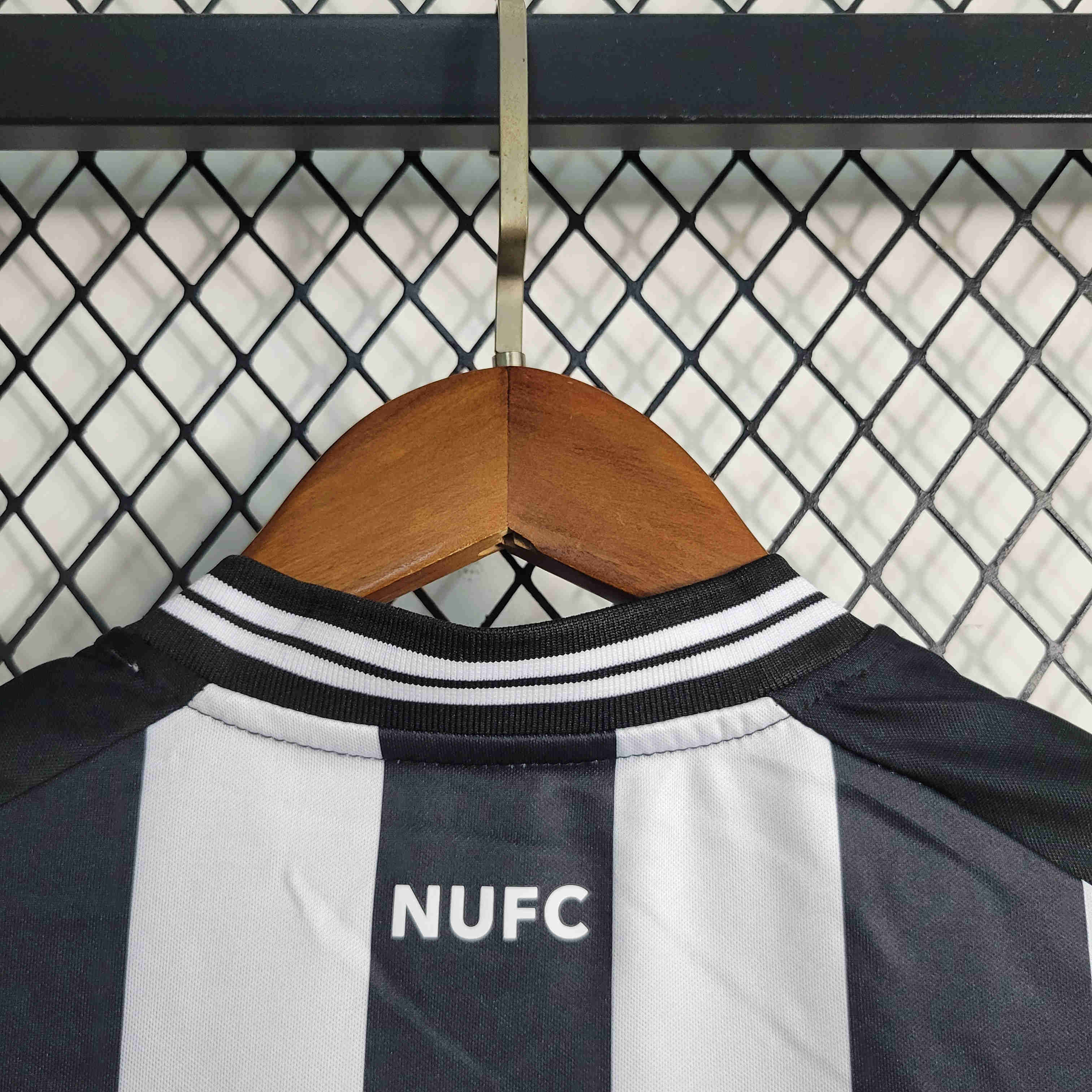 Newcastle United 23-24 Home Kids Kit - Unitedfutballjersey