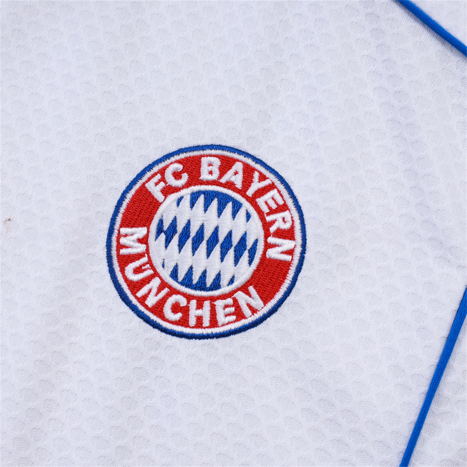Bayern Munich 25-26 Short-Sleeve Training Set - White Throwback Top & Grey Shorts - Unitedfutballjersey