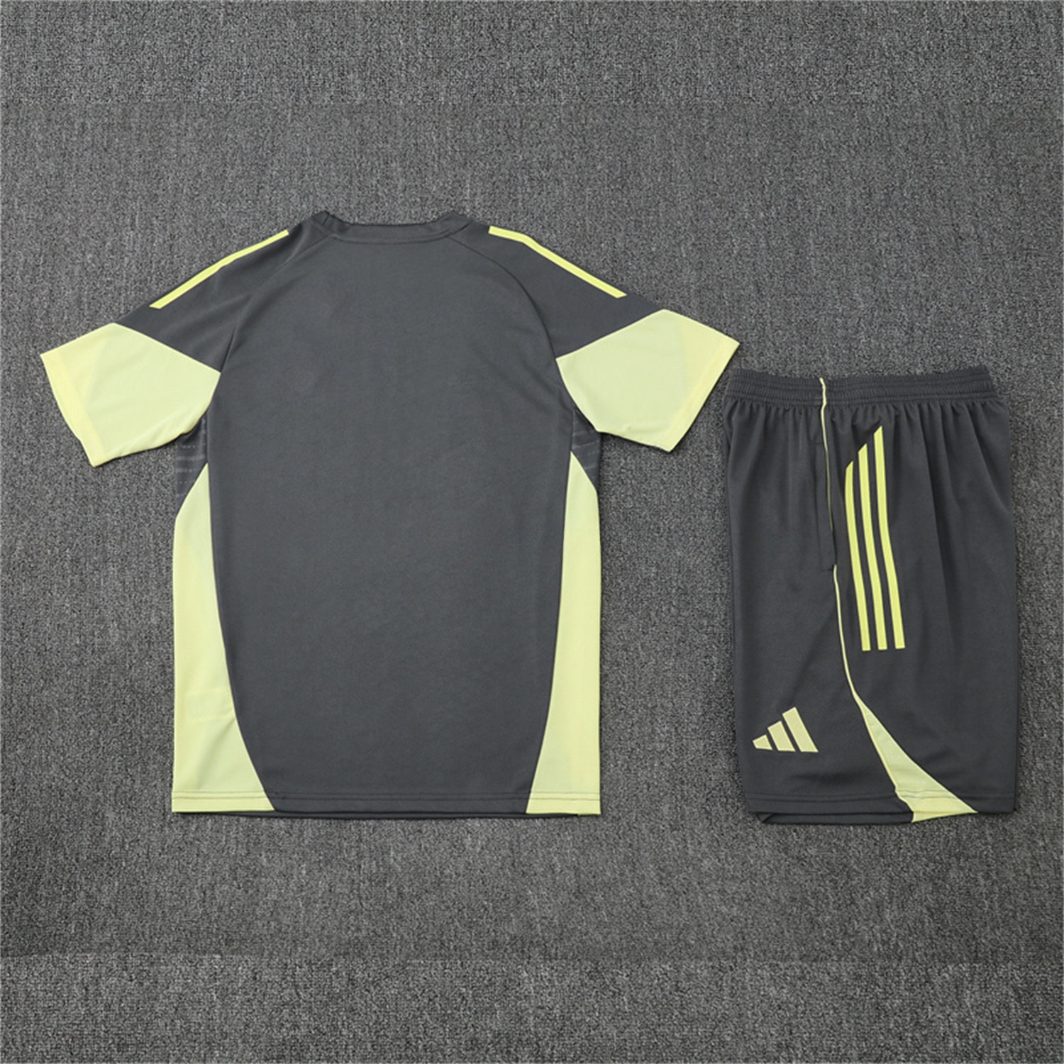 Real Madrid 25-26 Short-Sleeve Training Set - Deep Grey Top and Shorts - Unitedfutballjersey