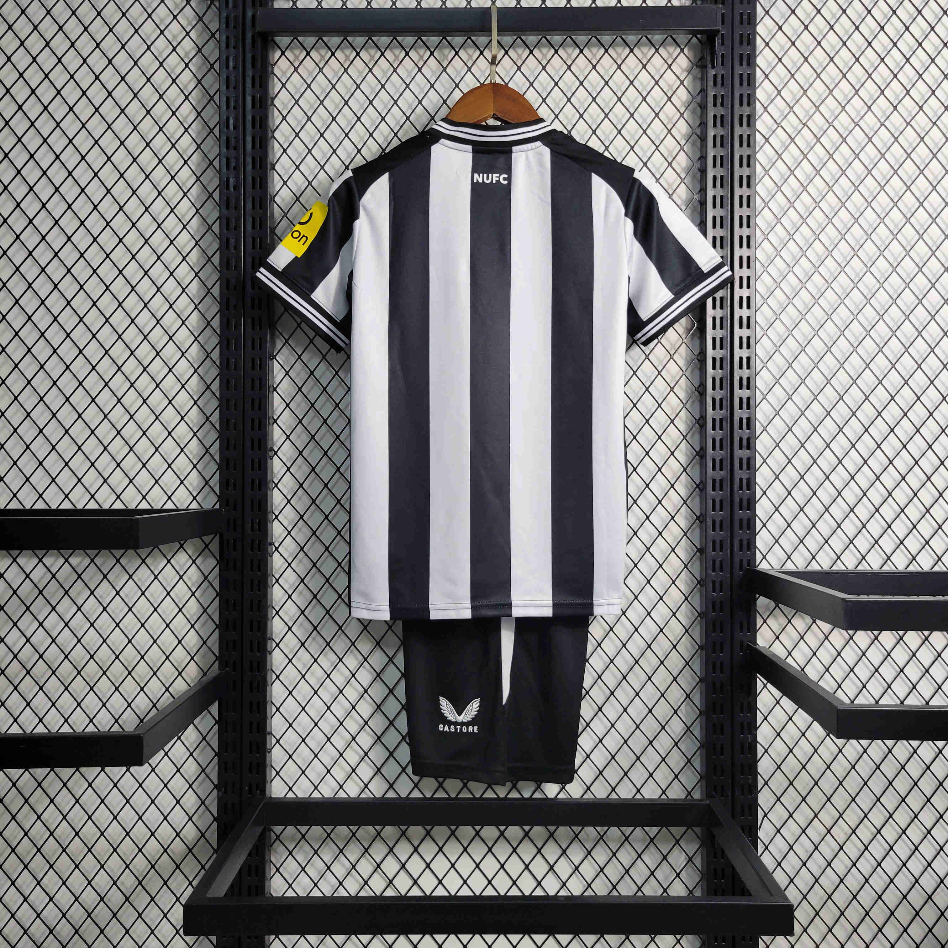 Newcastle United 23-24 Home Kids Kit - Unitedfutballjersey