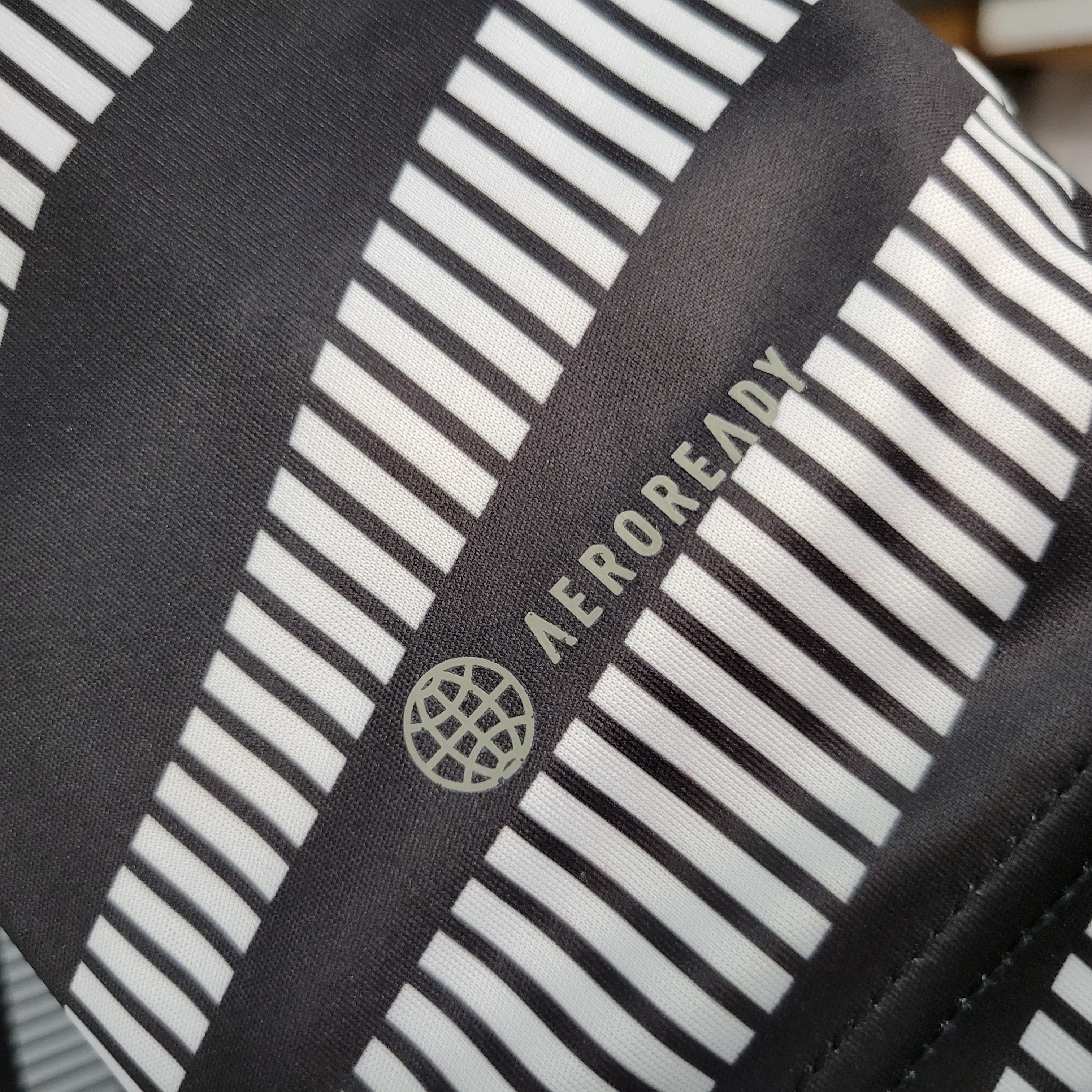 23-24 Juventus Training Jersey - Fans Version - Unitedfutballjersey