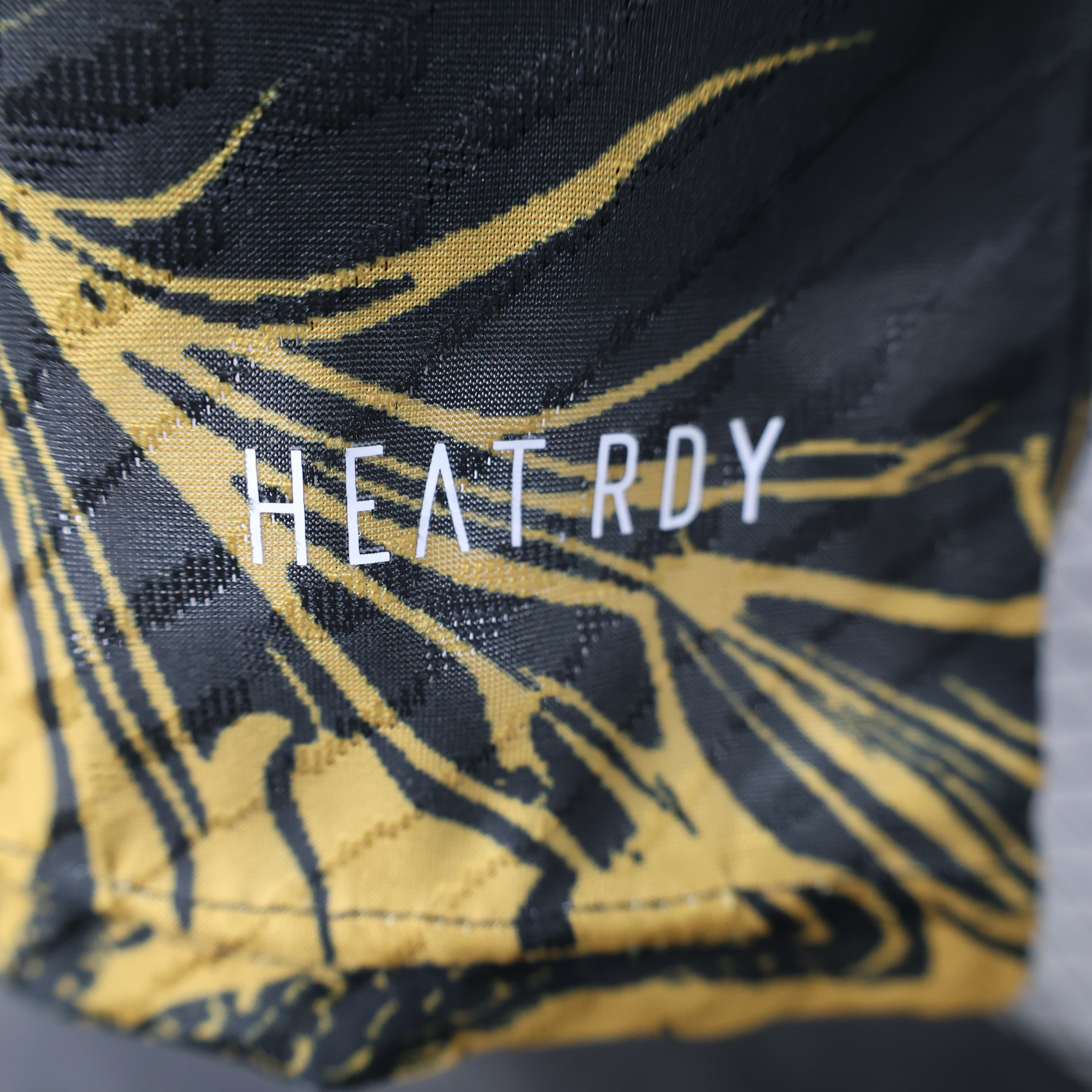 Real Madrid 24-25 Gold Dragon Special Edition White Jersey - Player Version - Unitedfutballjersey