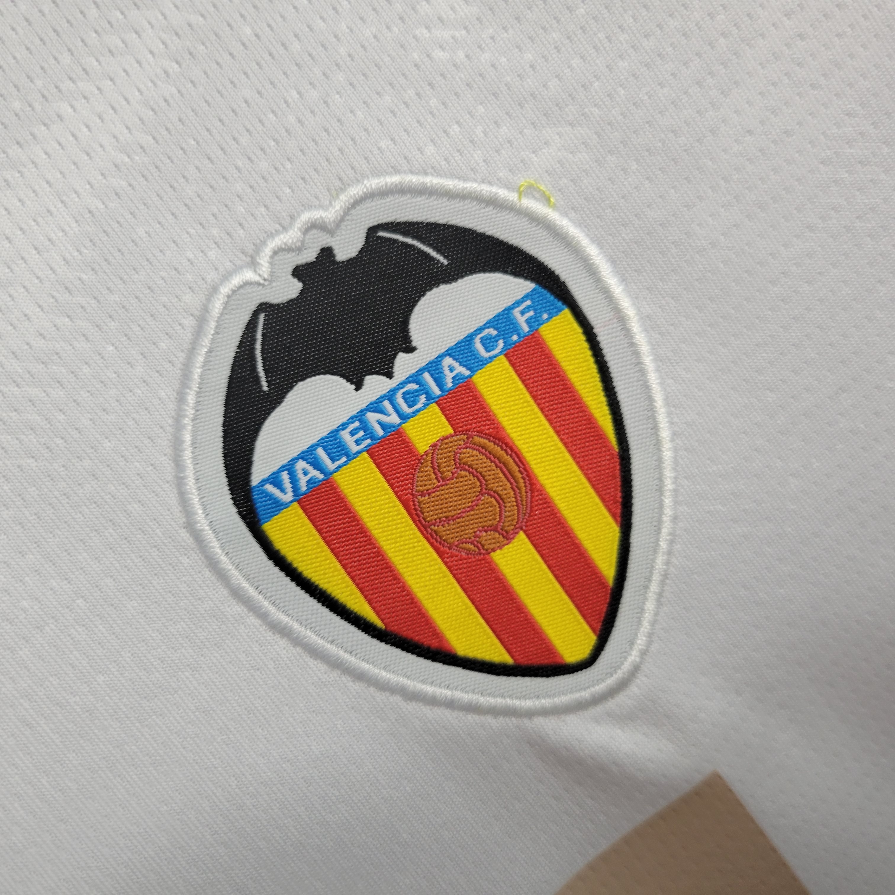 Valencia 23-24 Home Kids Kit - Unitedfutballjersey