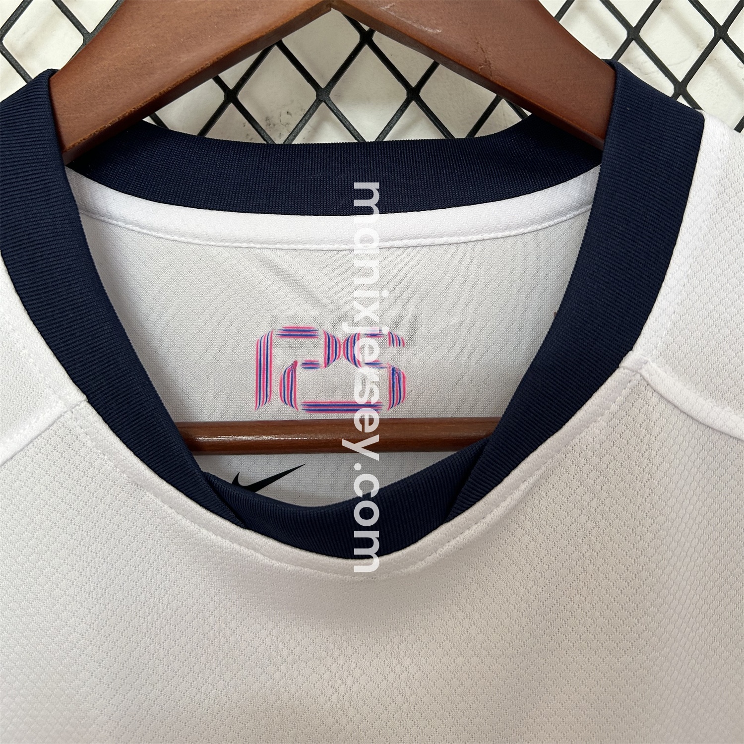 Barcelona 24-25 White GK Pre-match Training Jersey - Fans Version - Unitedfutballjersey