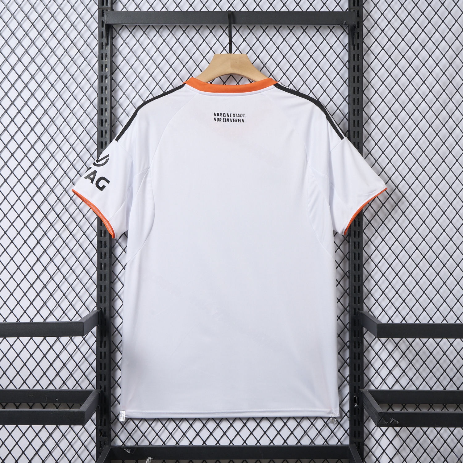 Frankfurt 25-26 Away Jersey - Fans Version - Unitedfutballjersey