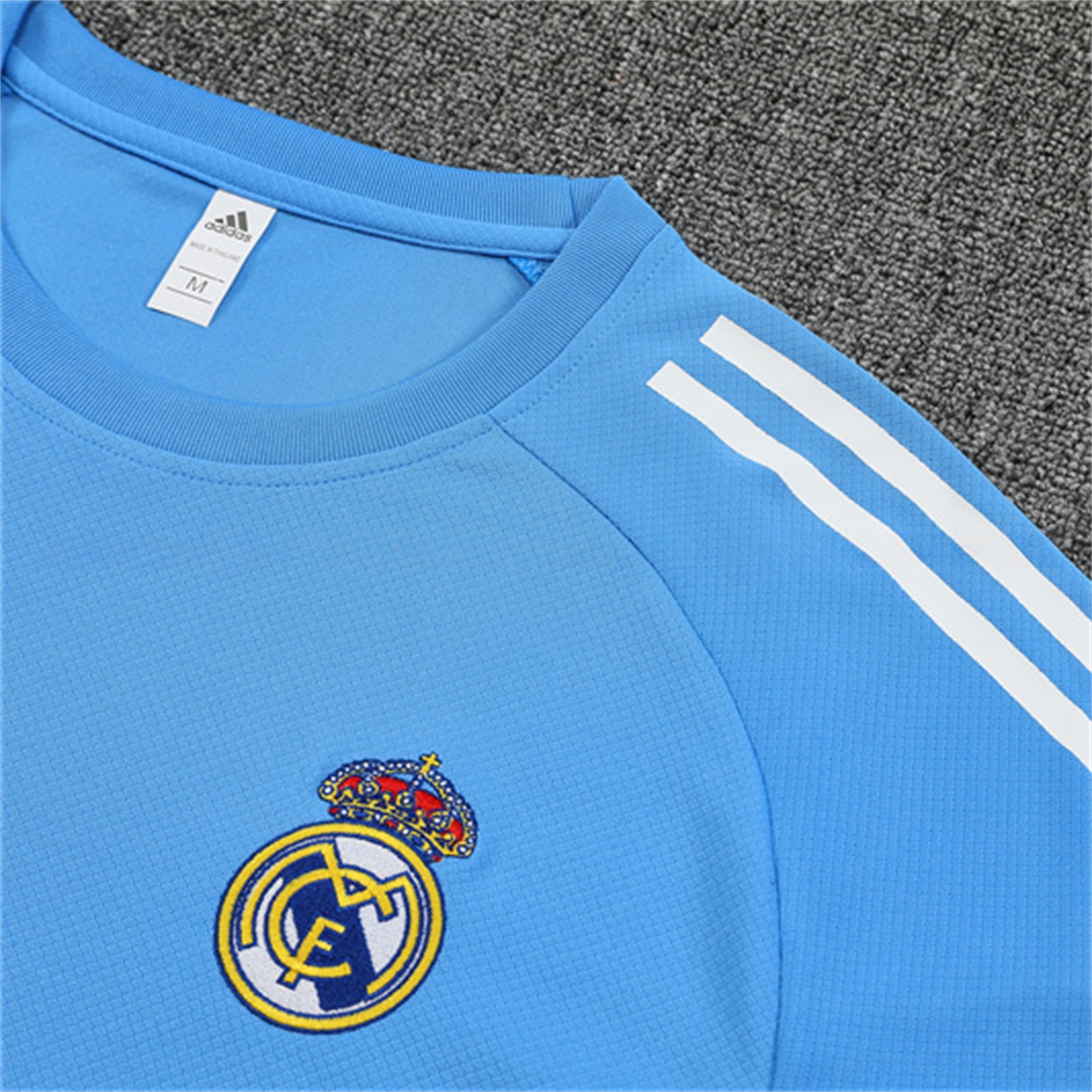 Real Madrid 25-26 Kids Short-Sleeve Training Set - Sky Blue Top and Sky Blue Shorts - Unitedfutballjersey