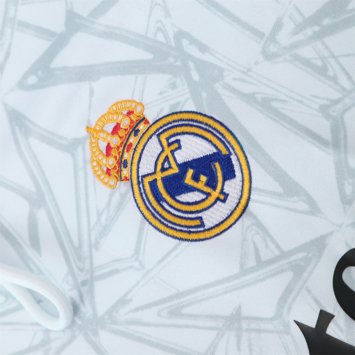 Real Madrid 25-26 Traning Hoodie Set - Triangular Spots White Hoodie With Black Pants - Unitedfutballjersey