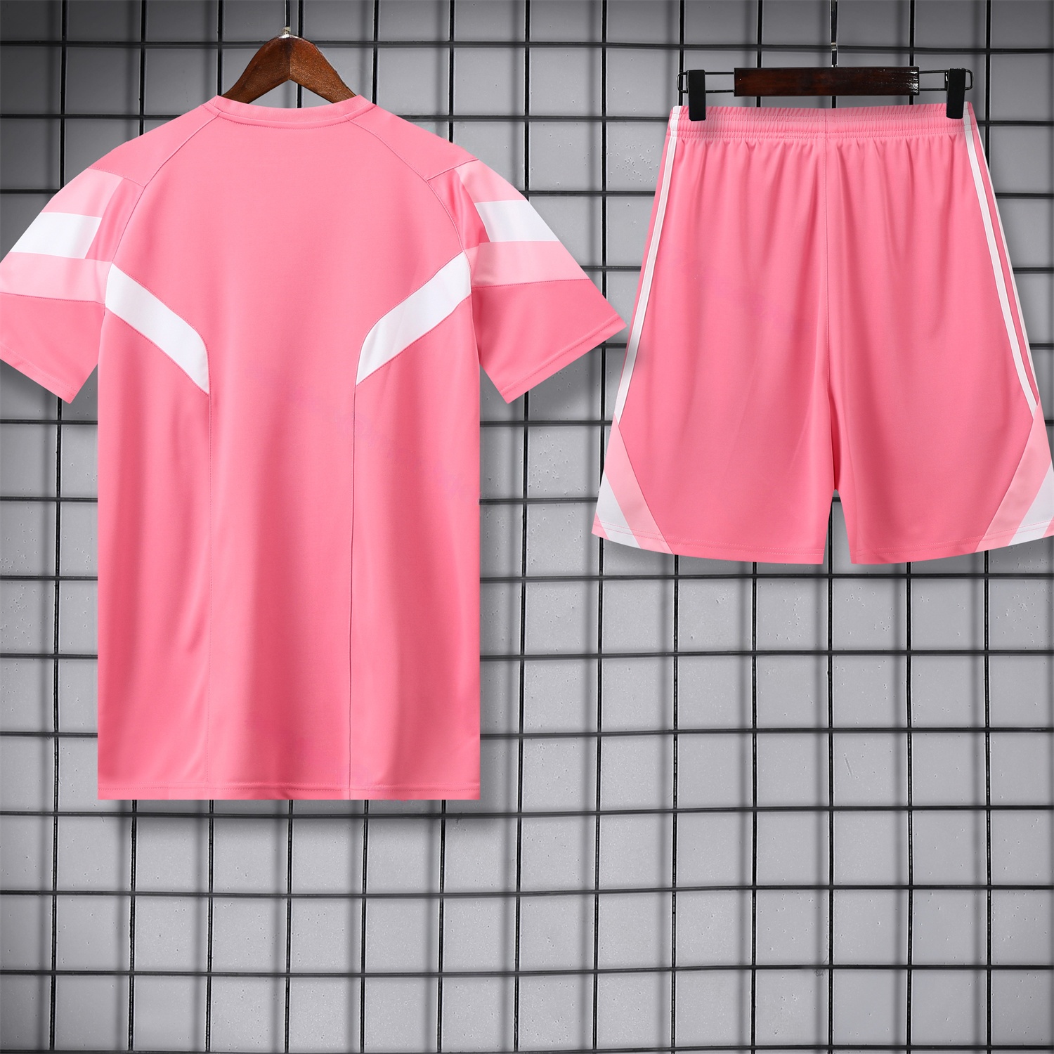 INT M.A.M 25-26 Short-Sleeve Training Set - Pink Top & Pink Shorts - Unitedfutballjersey