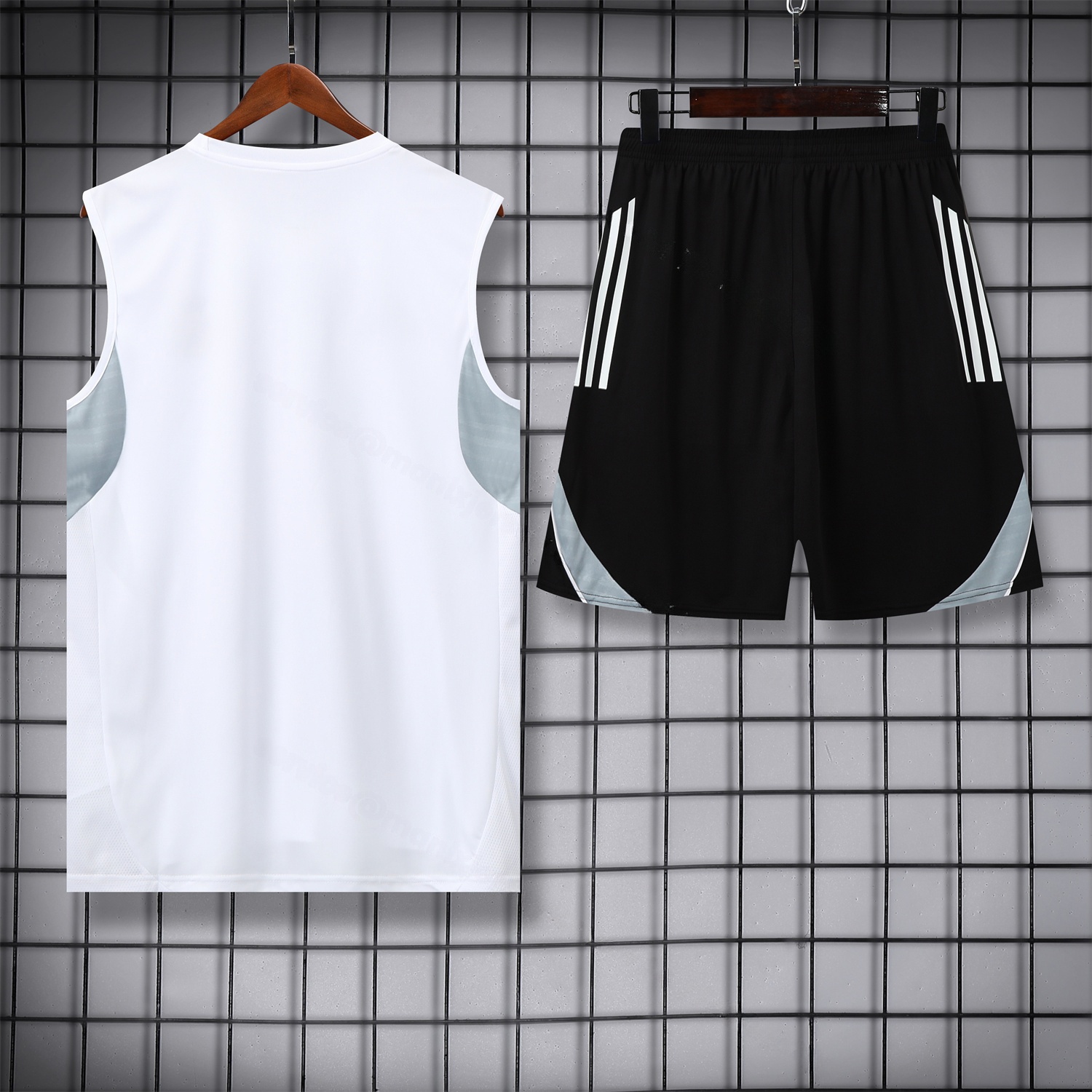Real Madrid 25-26 Vest Training Set - Grey And White Vest & Black Shorts - Unitedfutballjersey