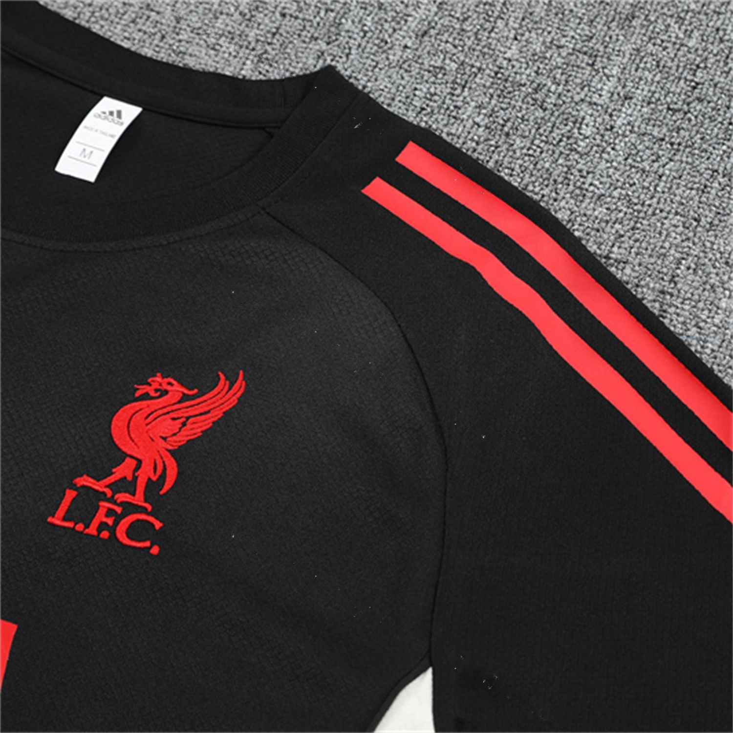 Liver.pool 25-26 Short-Sleeve Training Set - Black Top & Black Shorts - Unitedfutballjersey