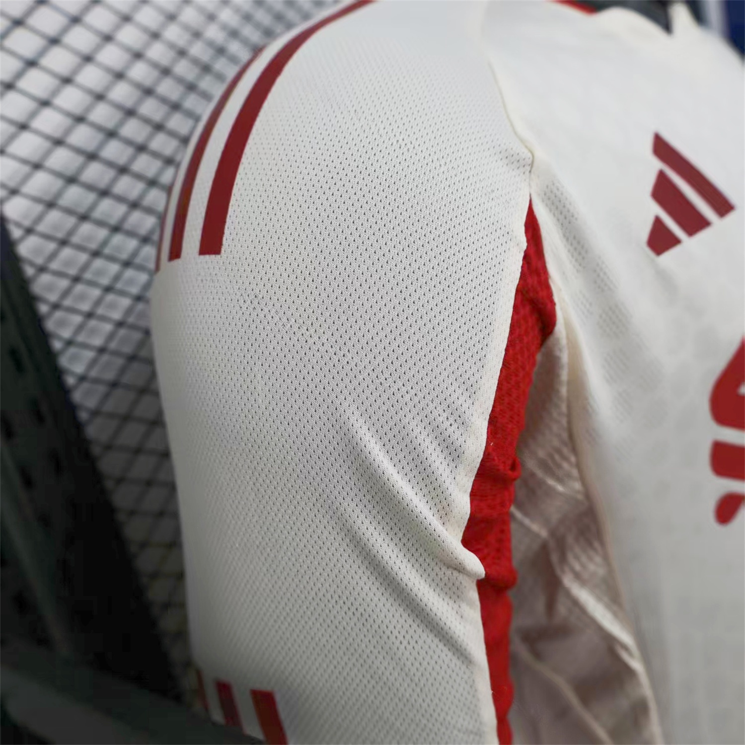 Liver.pool 25-26 Away Beige Long Sleeves Jersey - Player Version - Unitedfutballjersey