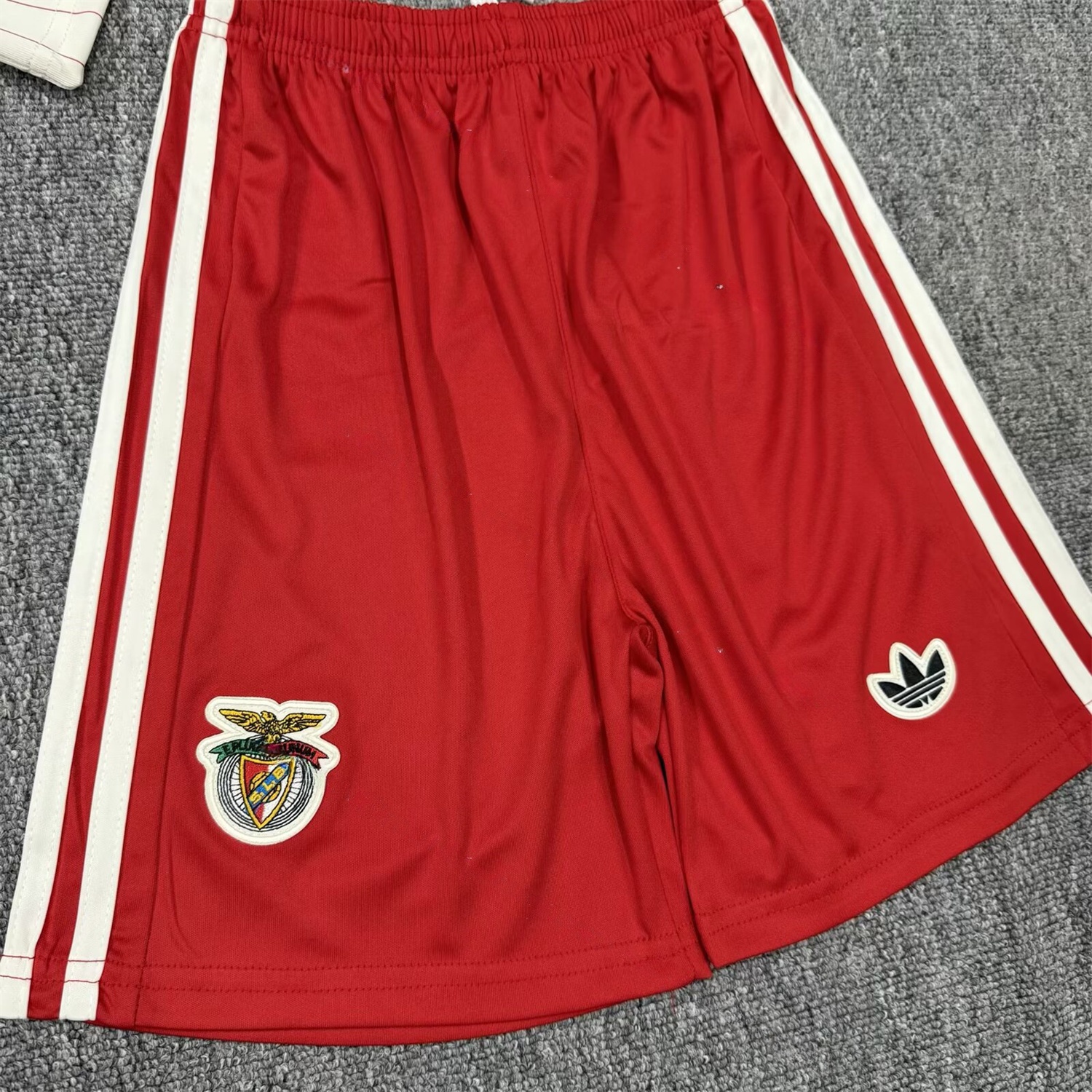 Benfica 25-26 Icon Range Travel White Special Edition Kids Kit - Unitedfutballjersey