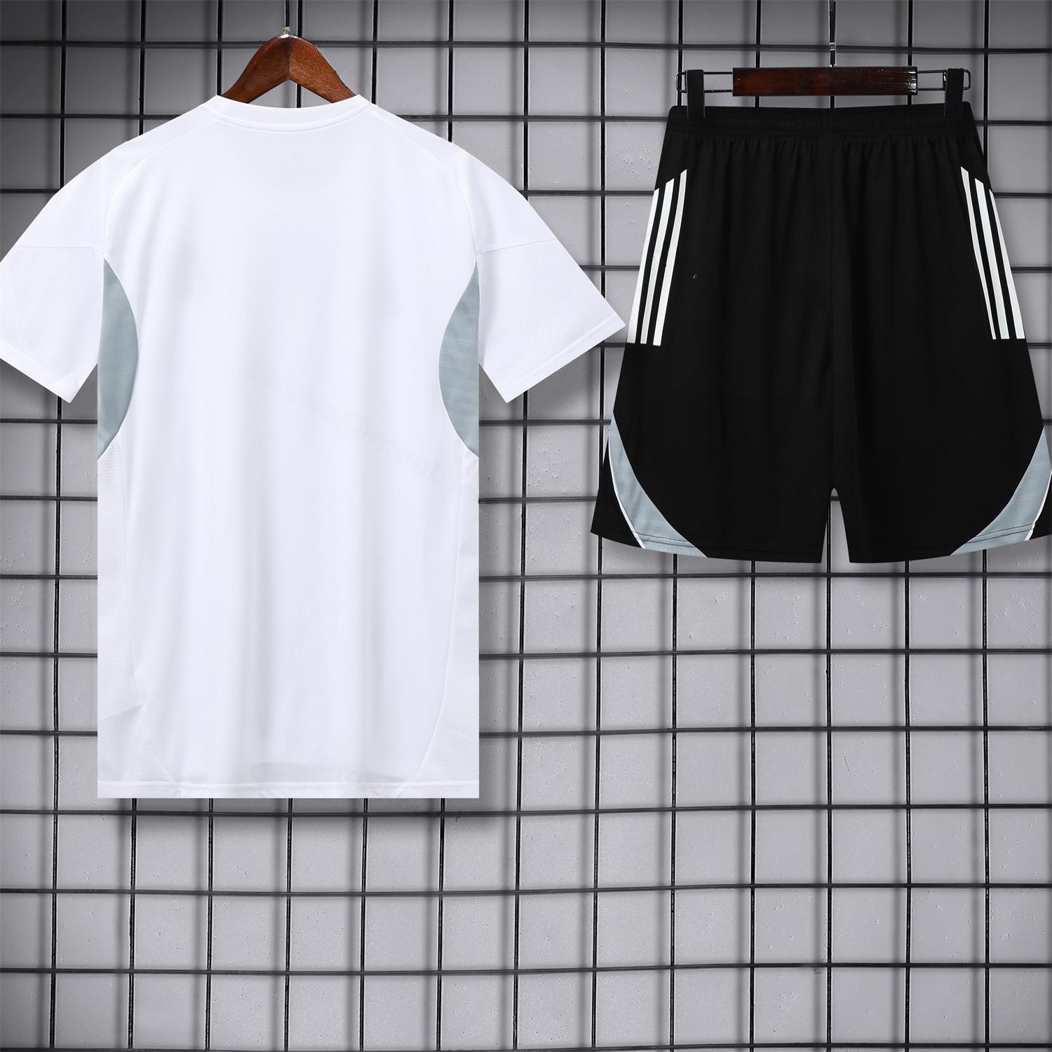 Real Madrid 25-26 Short-Sleeve Training Set - Grey And White Top & Black Shorts - Unitedfutballjersey