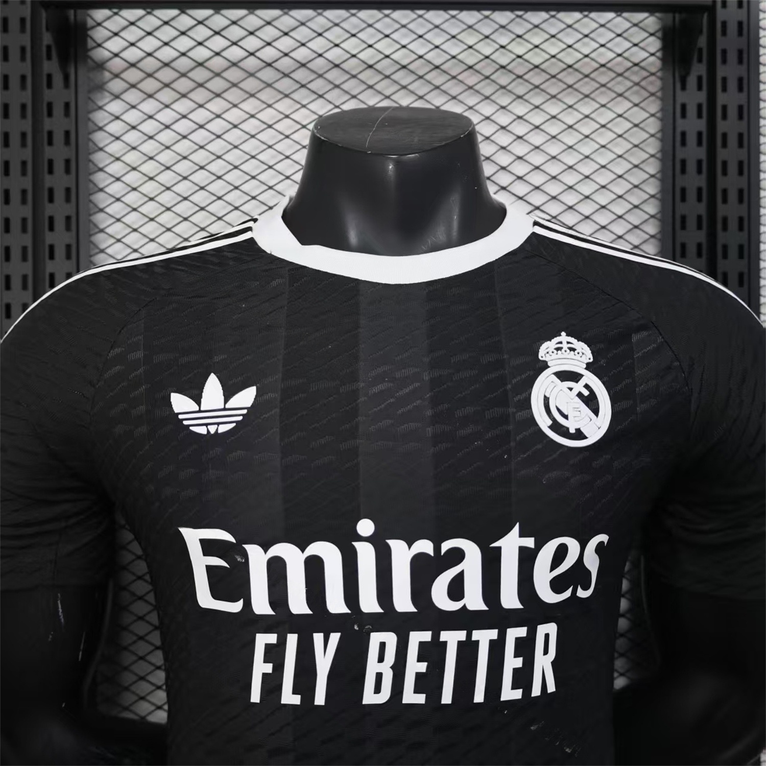 Real Madrid 25-26 Black Terrace Goalkeeper Jersey - Player Version - Unitedfutballjersey