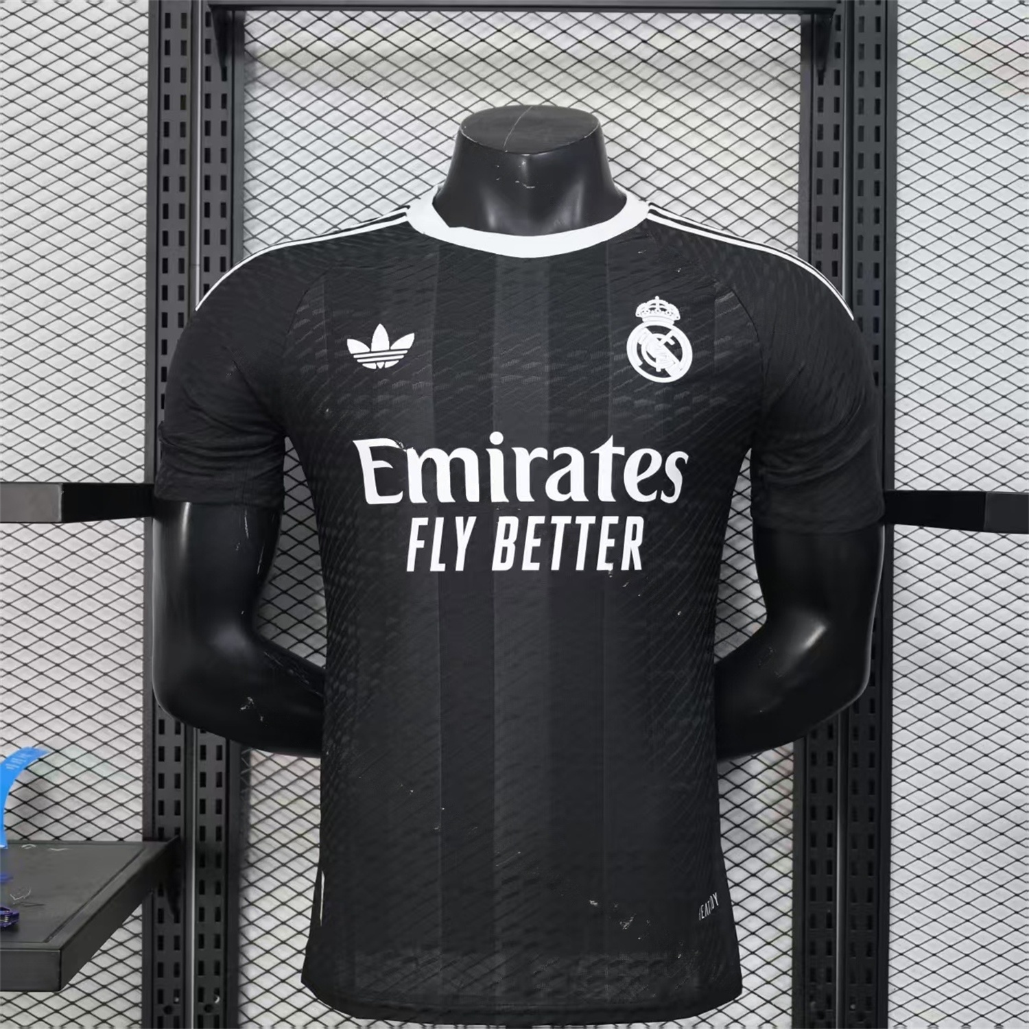 Real Madrid 25-26 Black Terrace Goalkeeper Jersey - Player Version - Unitedfutballjersey