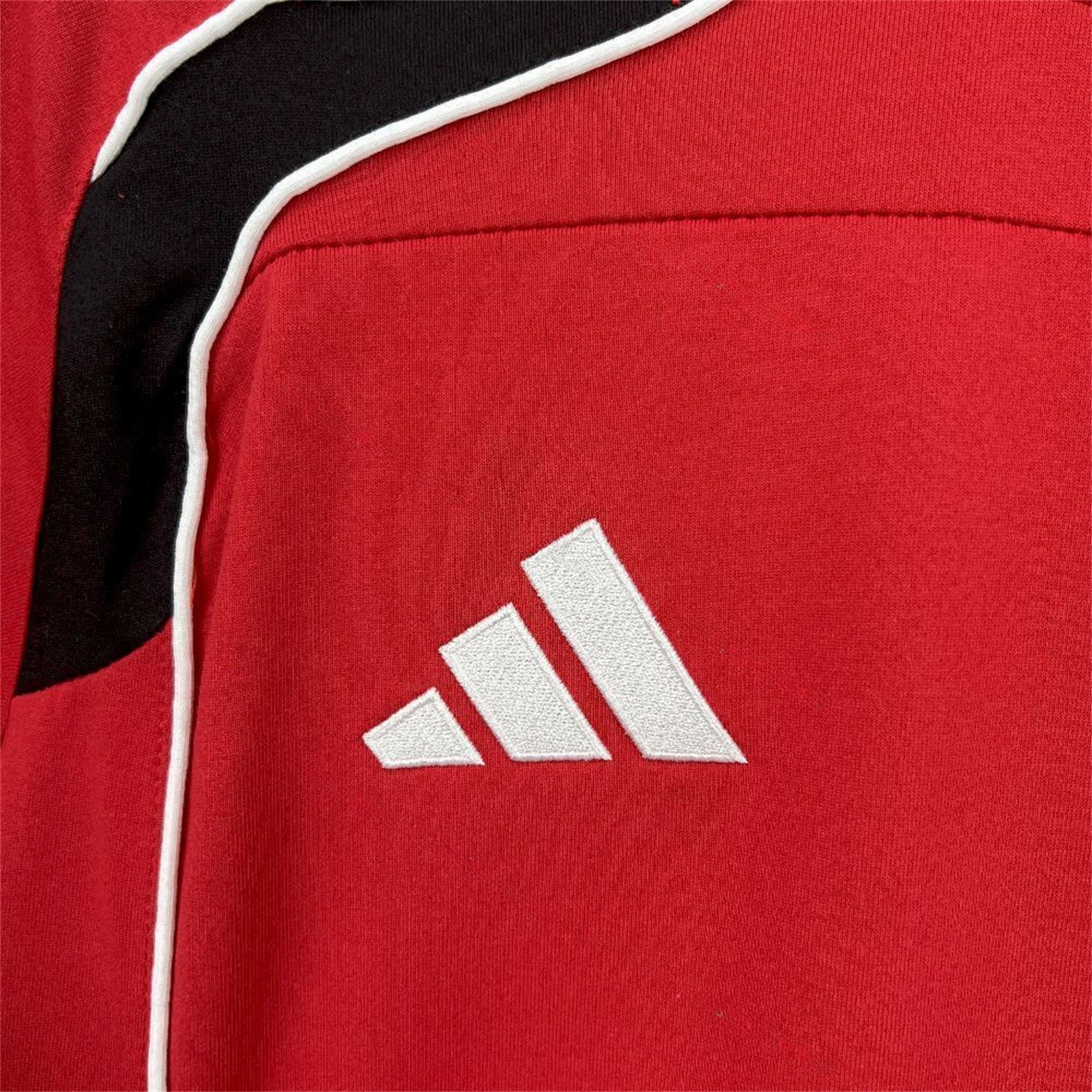 Flamengo 25-26 Red Travel Special Jersey - Fans Version - Unitedfutballjersey